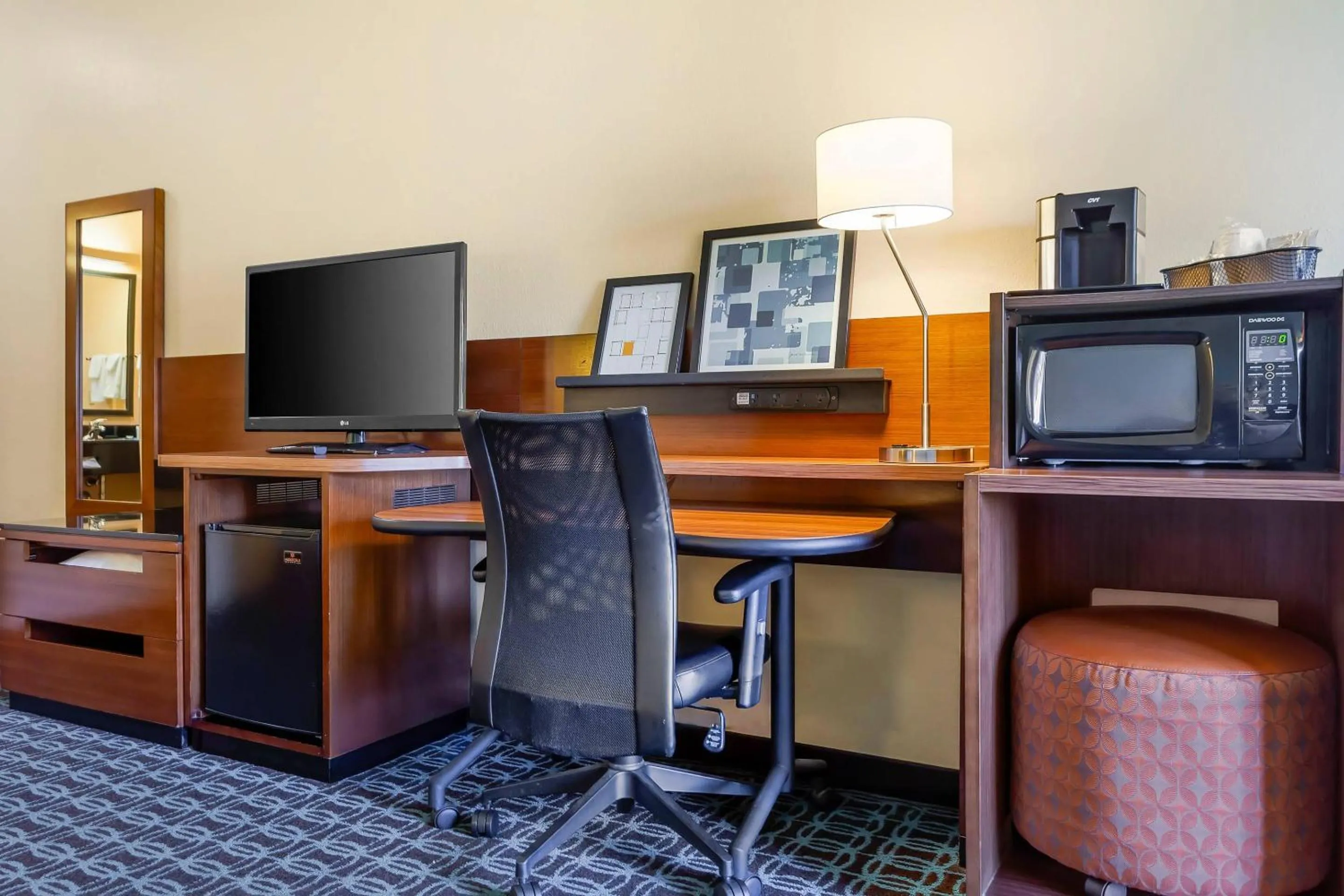 Bedroom in Comfort Inn & Suites Green Bay Stadium Area