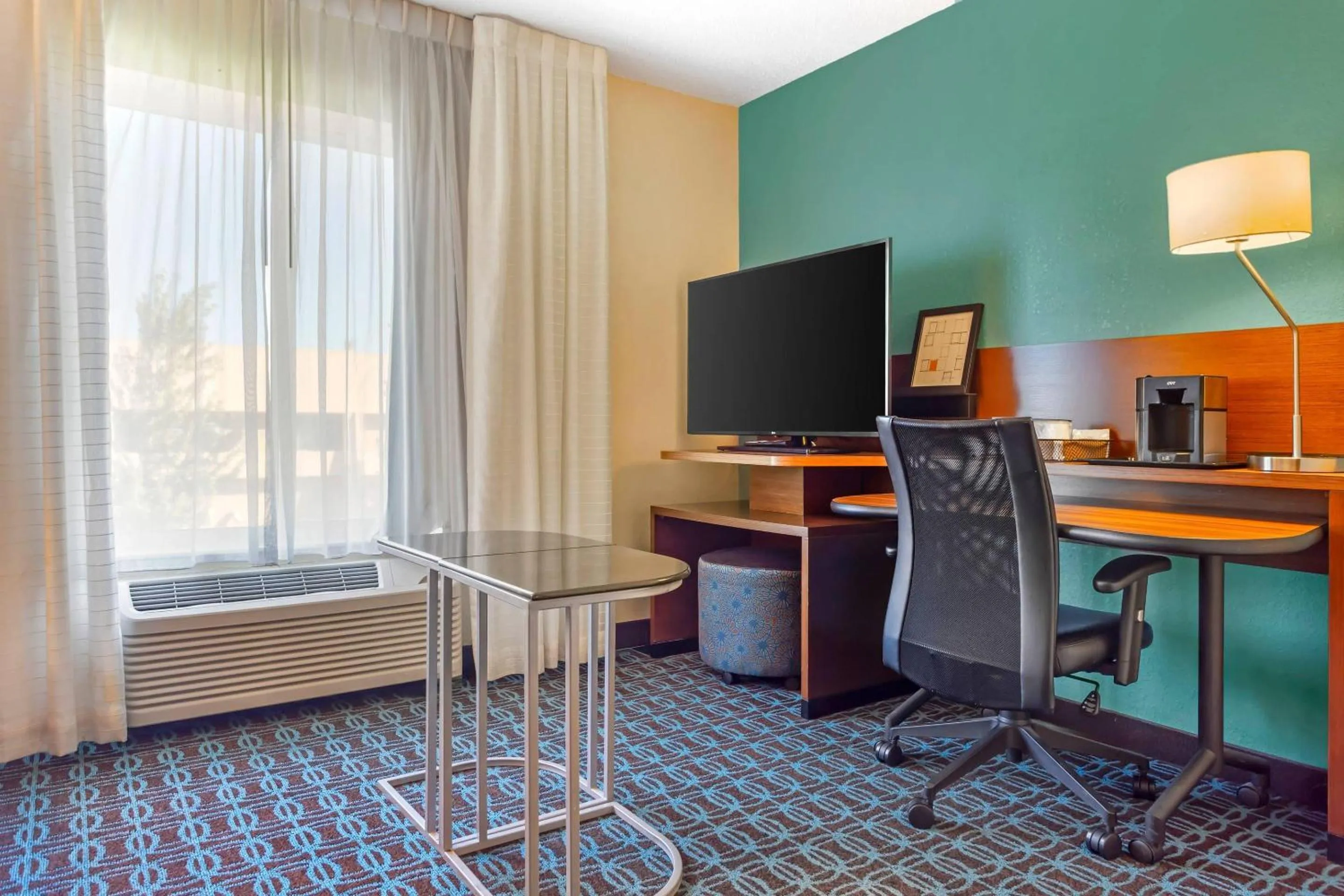 Bedroom in Comfort Inn & Suites Green Bay Stadium Area