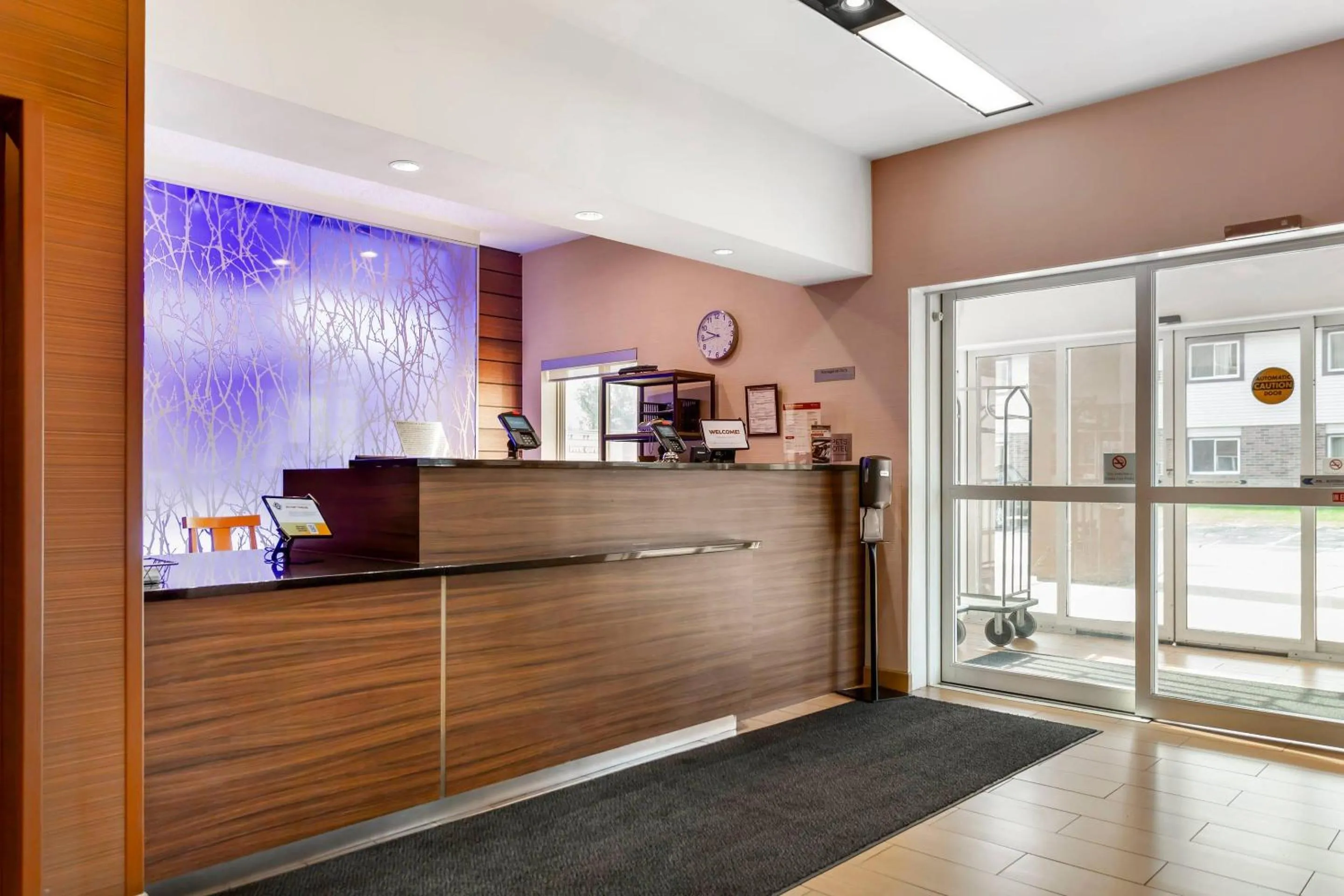 Lobby or reception in Comfort Inn & Suites Green Bay Stadium Area