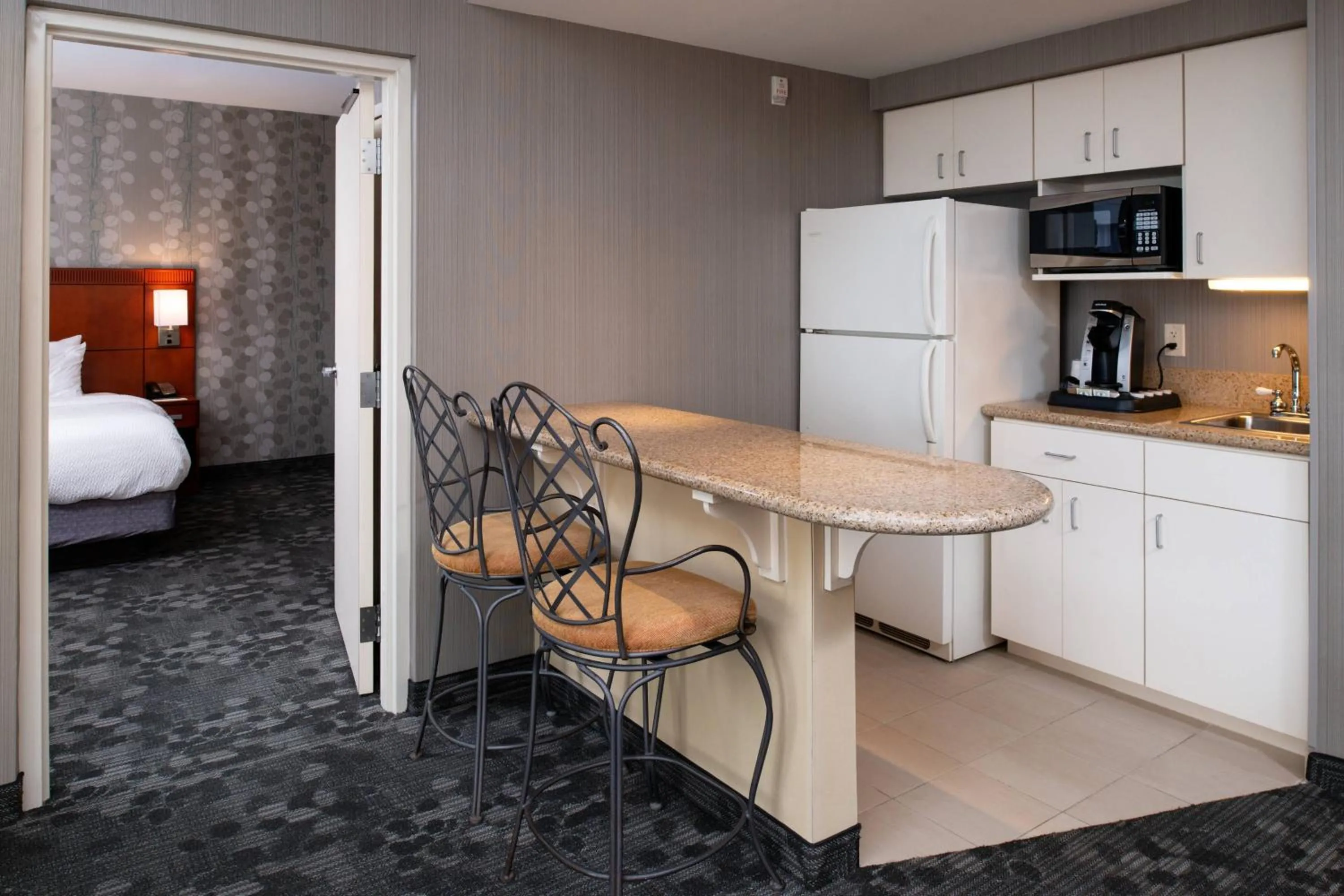 Kitchen or kitchenette in Courtyard High Point