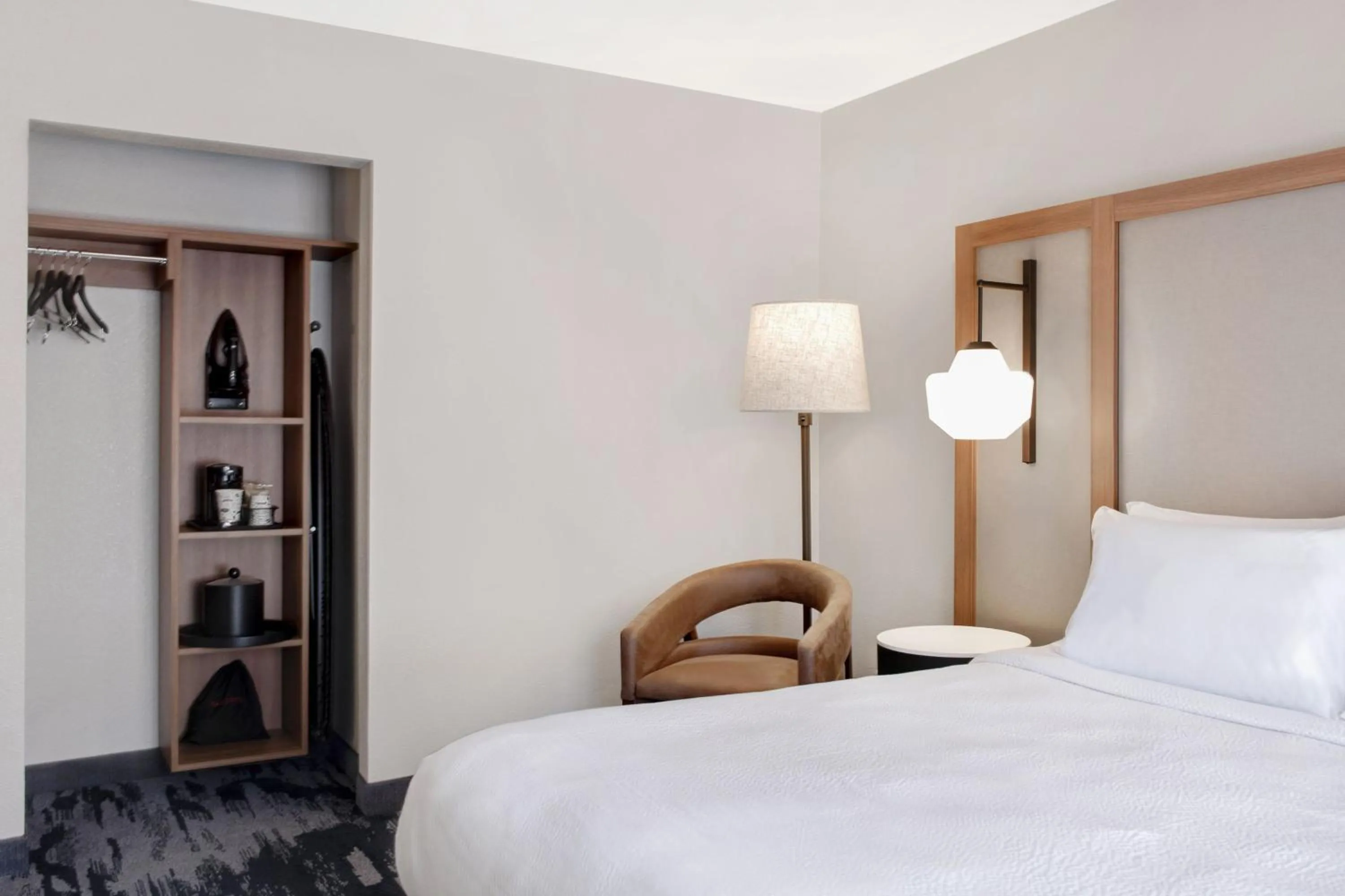 Photo of the whole room, Bed in Fairfield Inn & Suites by Marriott Greenwood