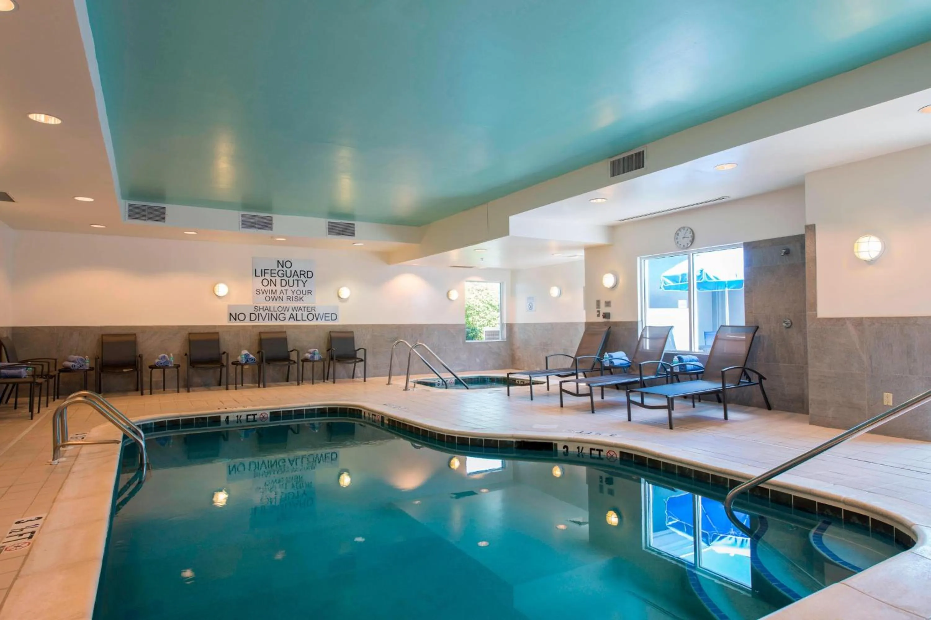 Swimming pool in Fairfield Inn & Suites by Marriott Greenwood