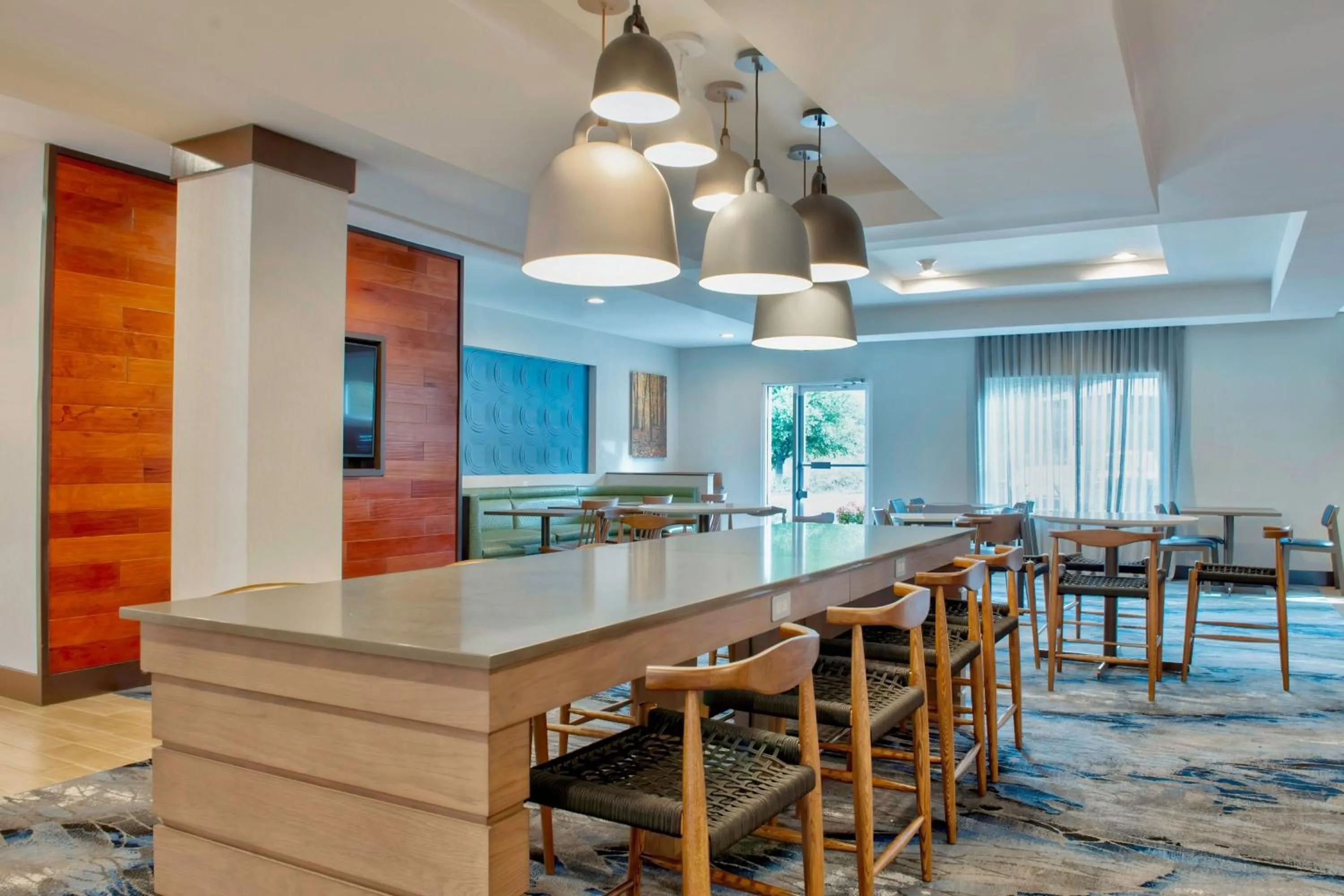 Breakfast in Fairfield Inn & Suites by Marriott Greenwood