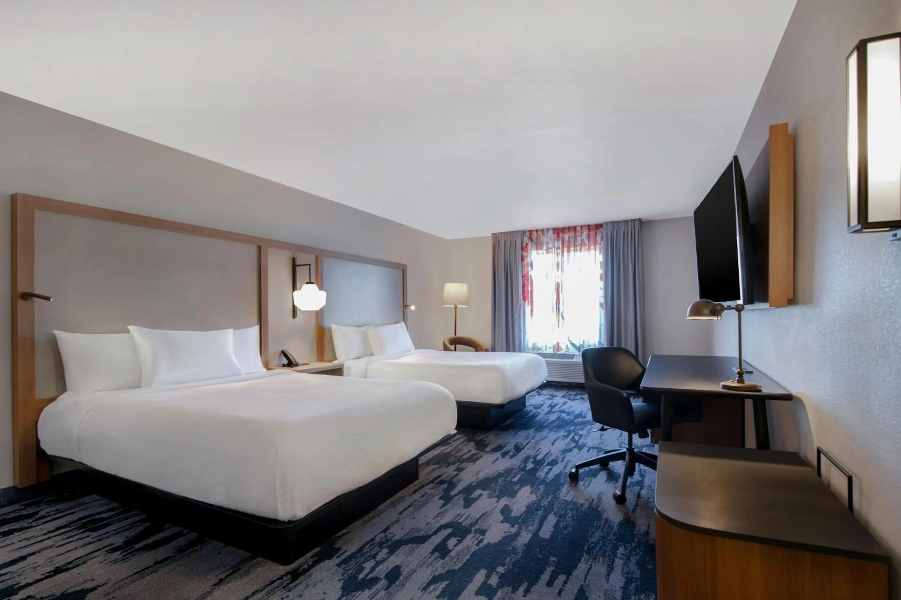 Photo of the whole room, Bed in Fairfield Inn & Suites by Marriott Greenwood