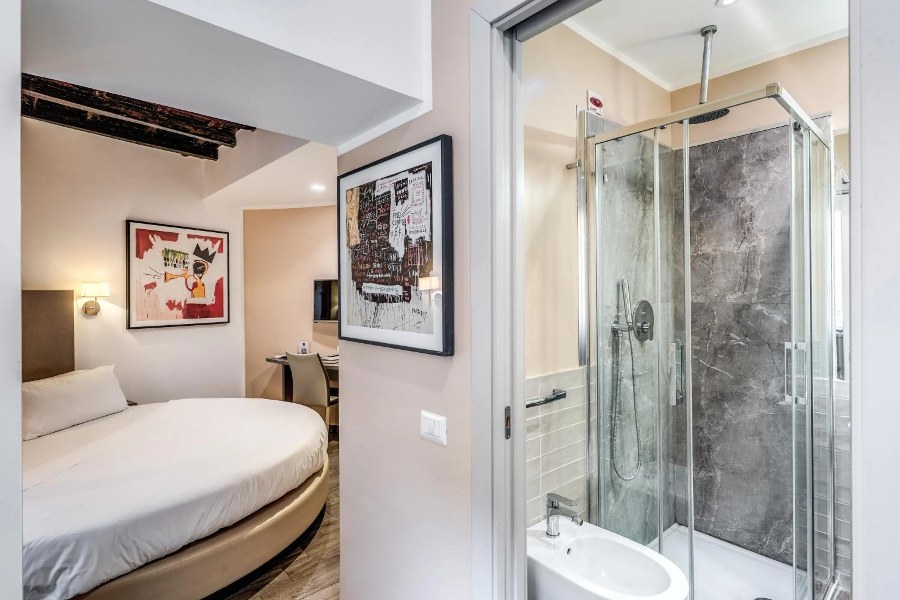 Bathroom, Bed in Reginella Suites
