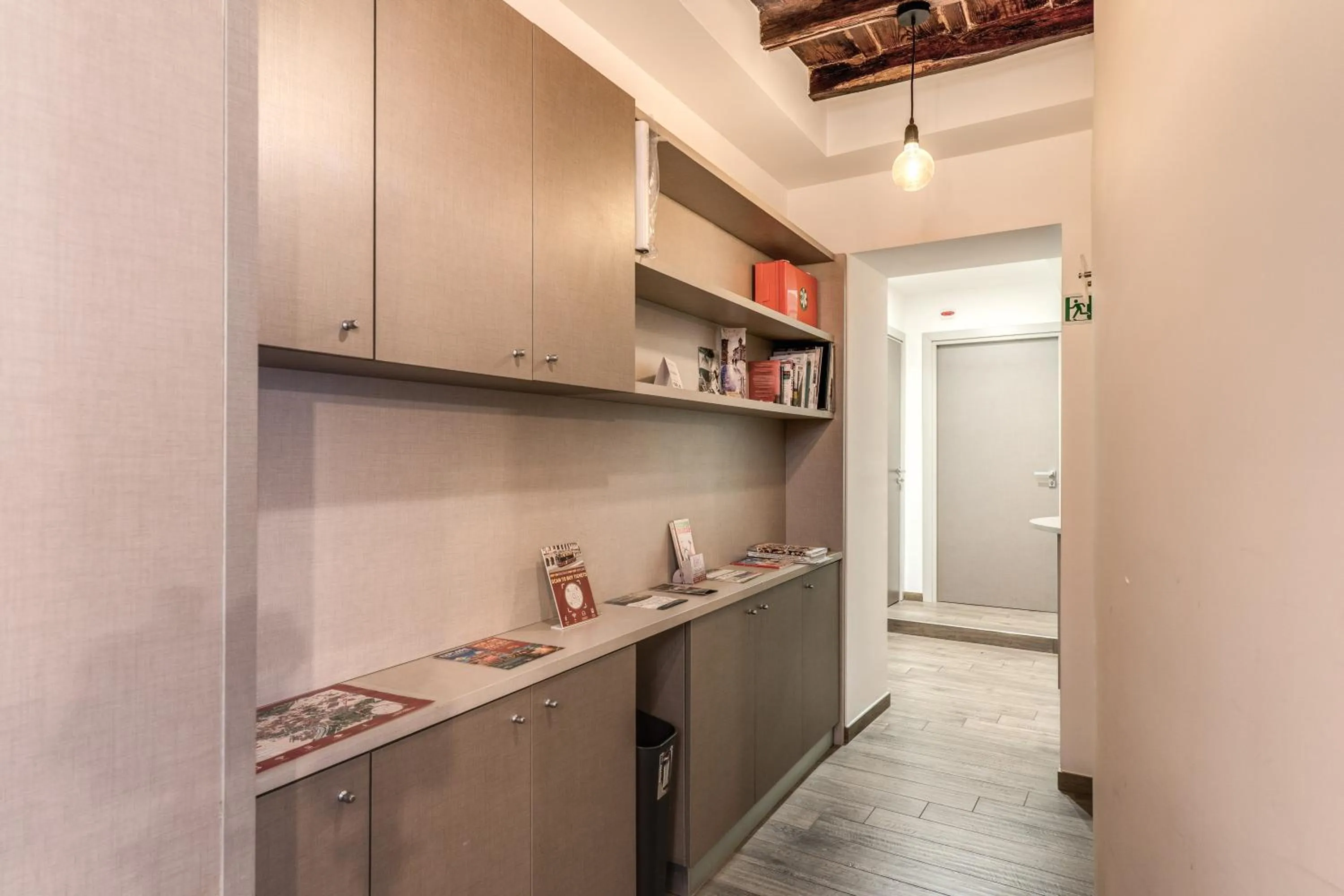 Communal lounge/ TV room in Reginella Suites