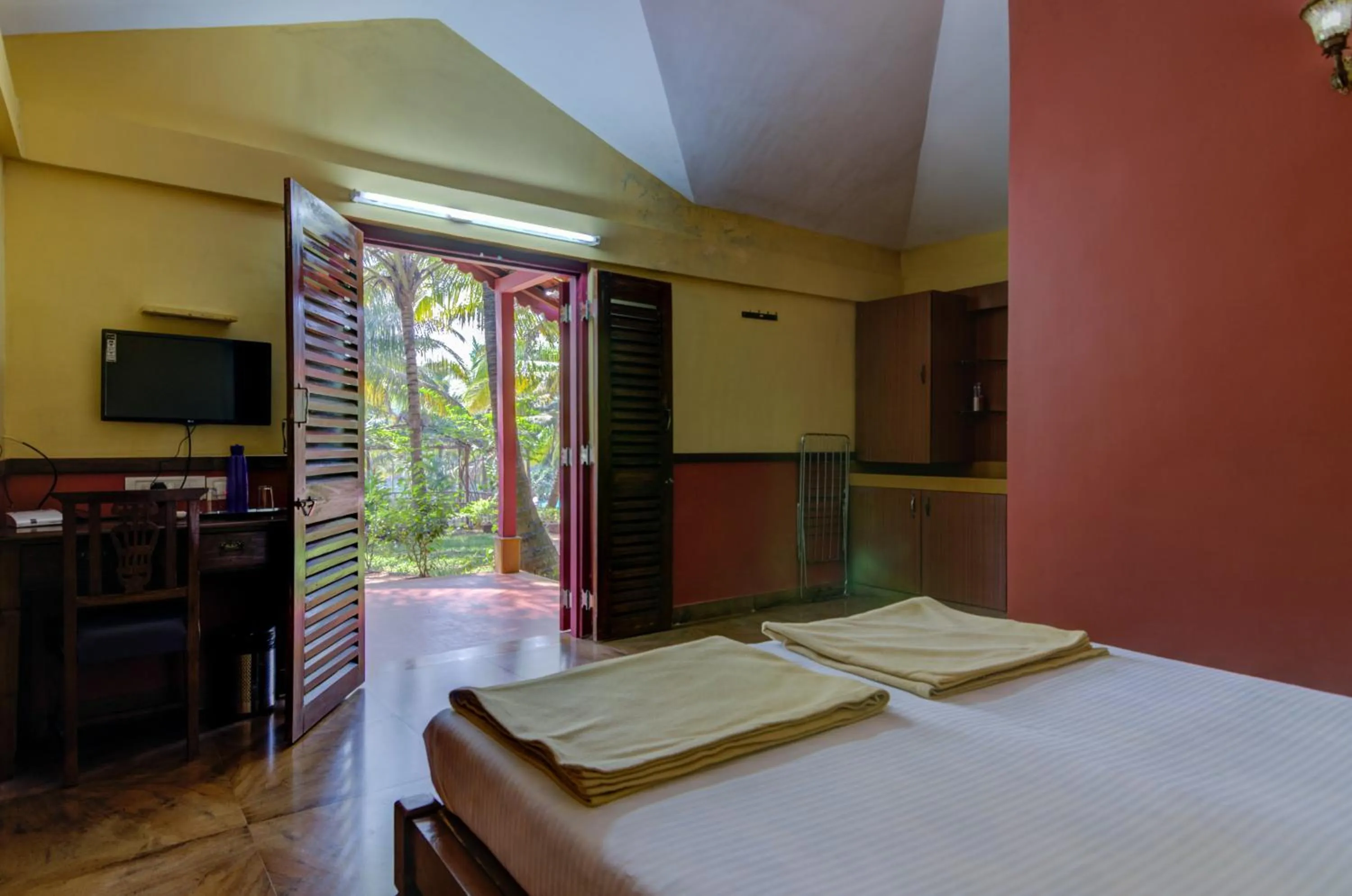 Photo of the whole room, Bed in Shantai By the Lake