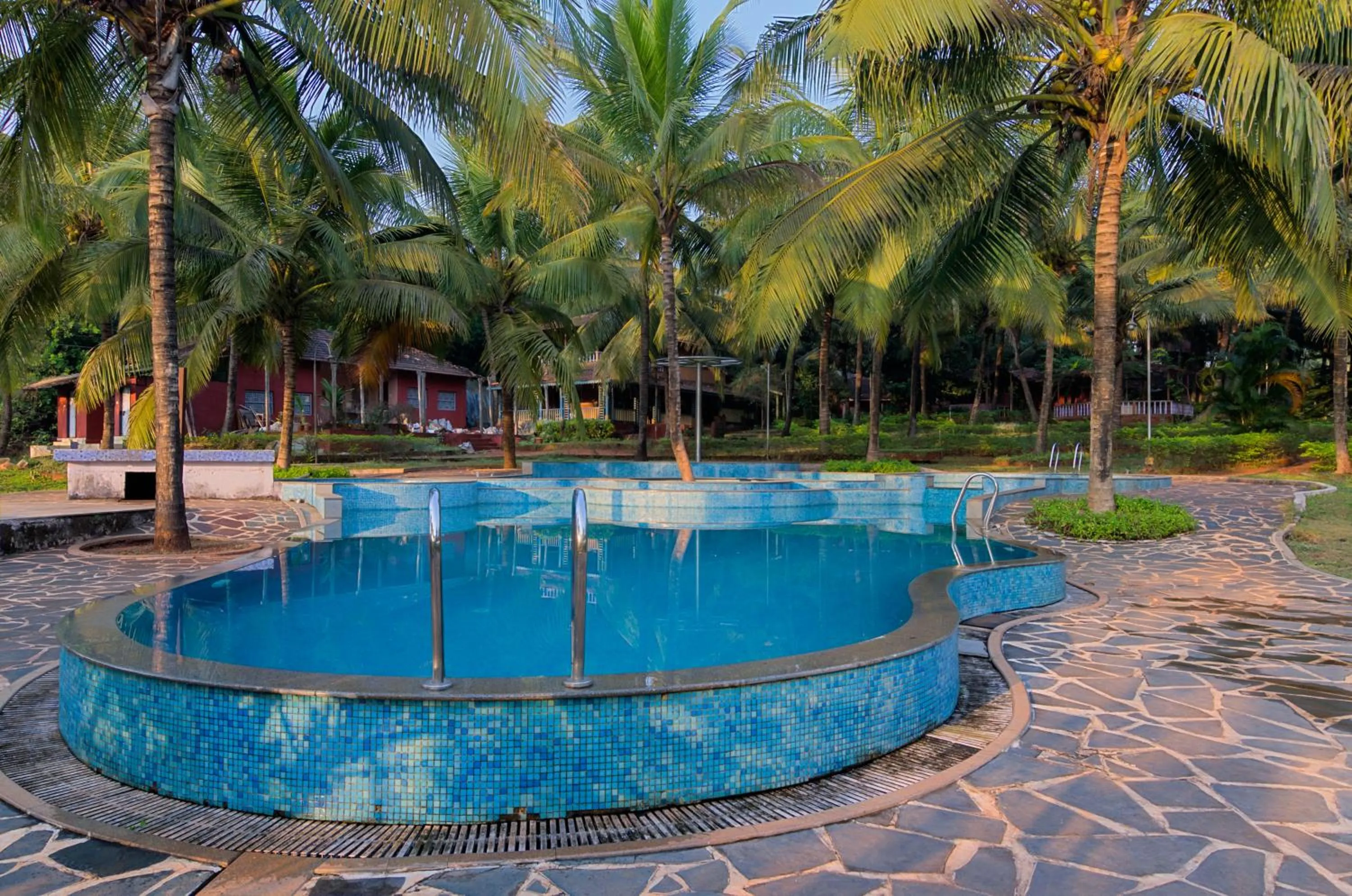 Swimming pool in Shantai By the Lake