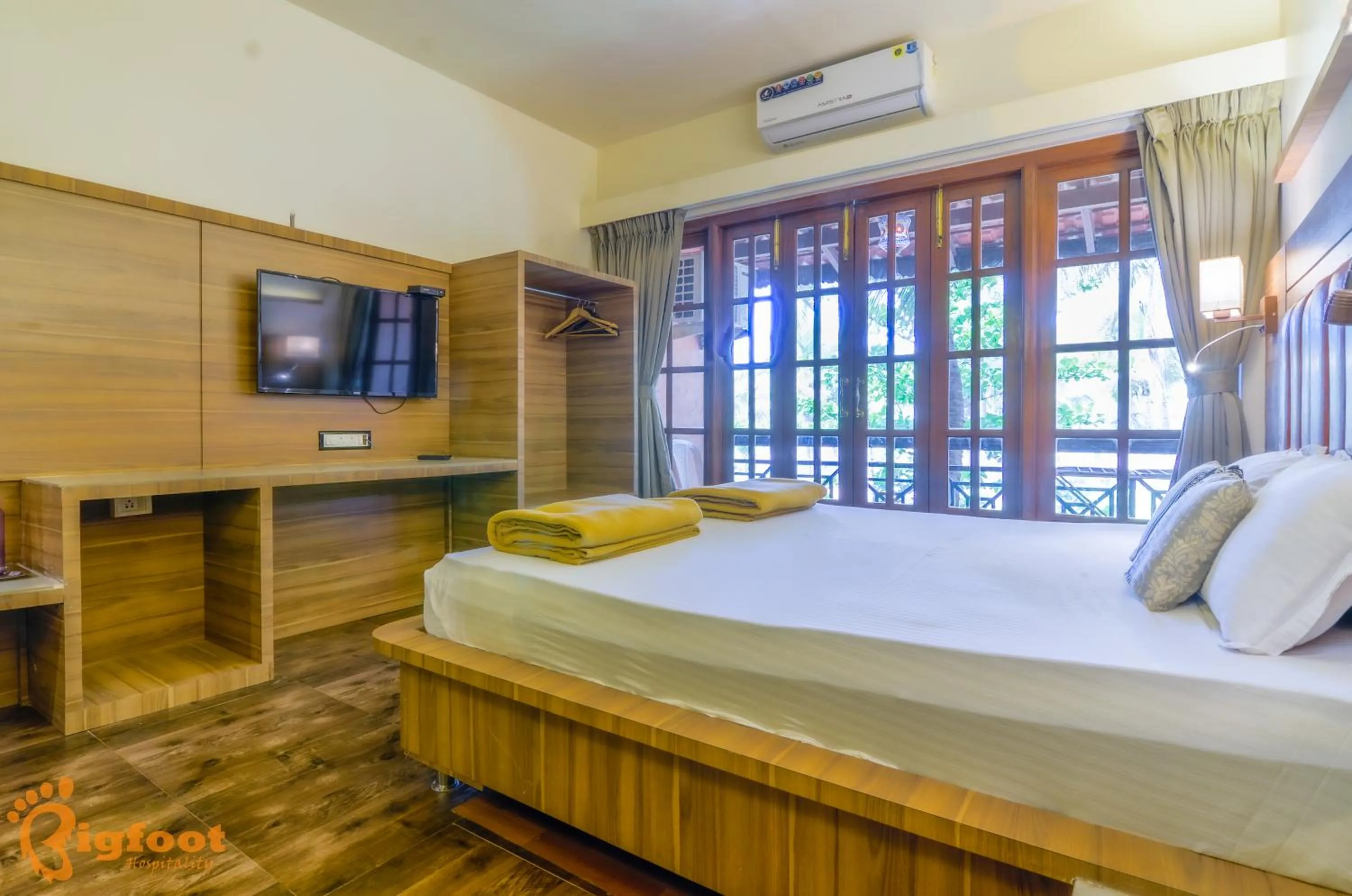 Bed in Shantai By the Lake