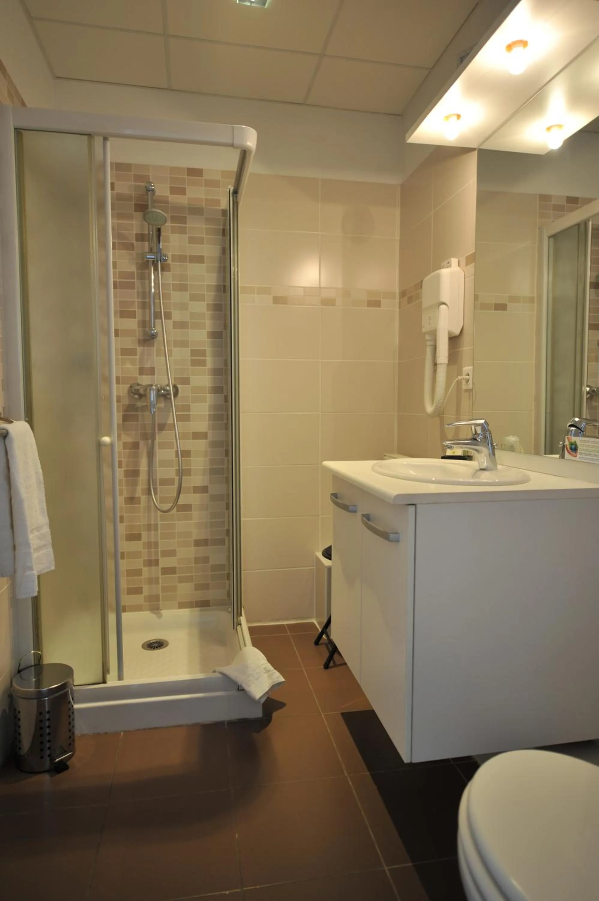 Bathroom in Logis Hotel Beaudon