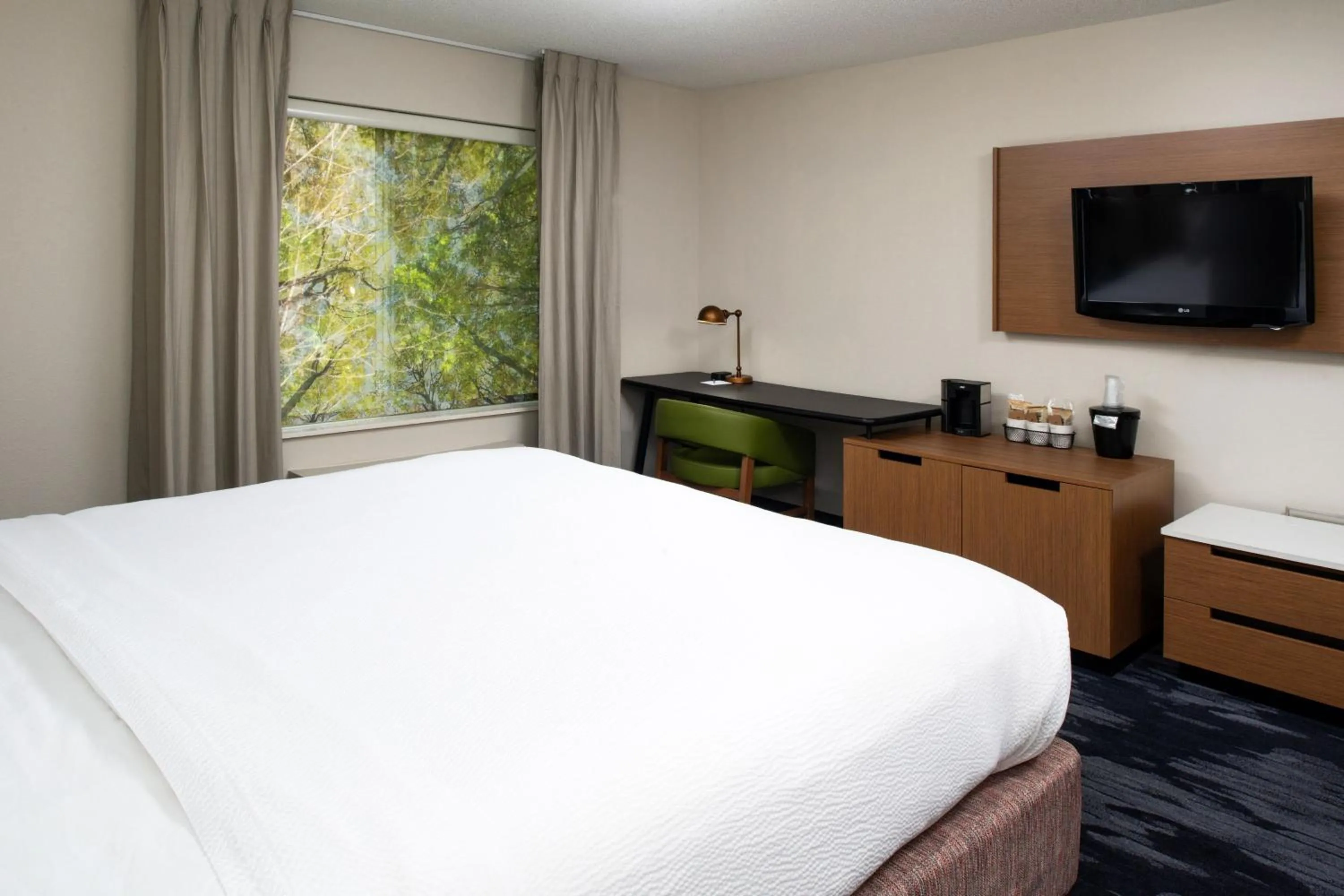 Photo of the whole room, Bed in Fairfield Inn & Suites Greensboro Wendover