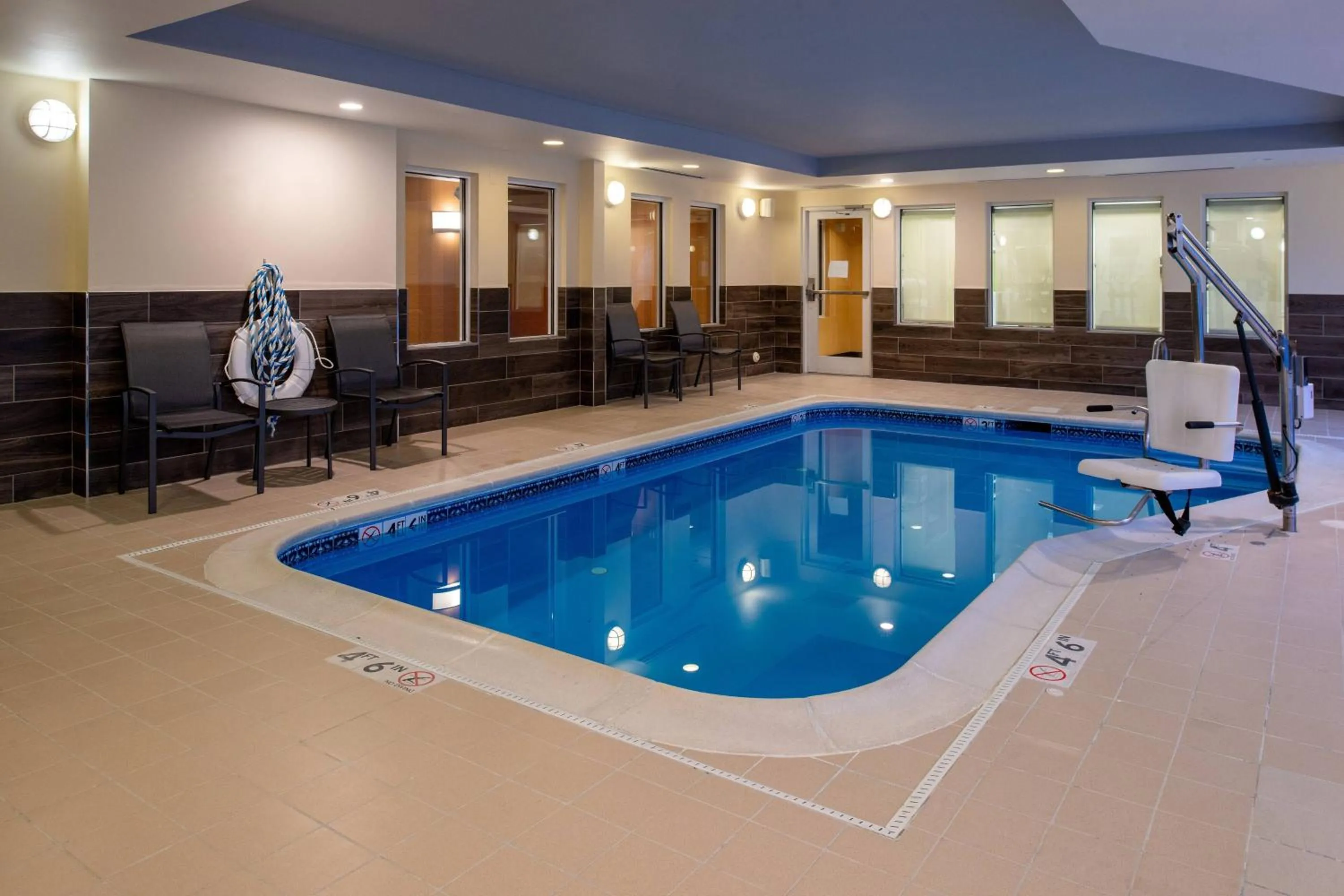 Swimming pool in Fairfield Inn & Suites High Point Archdale