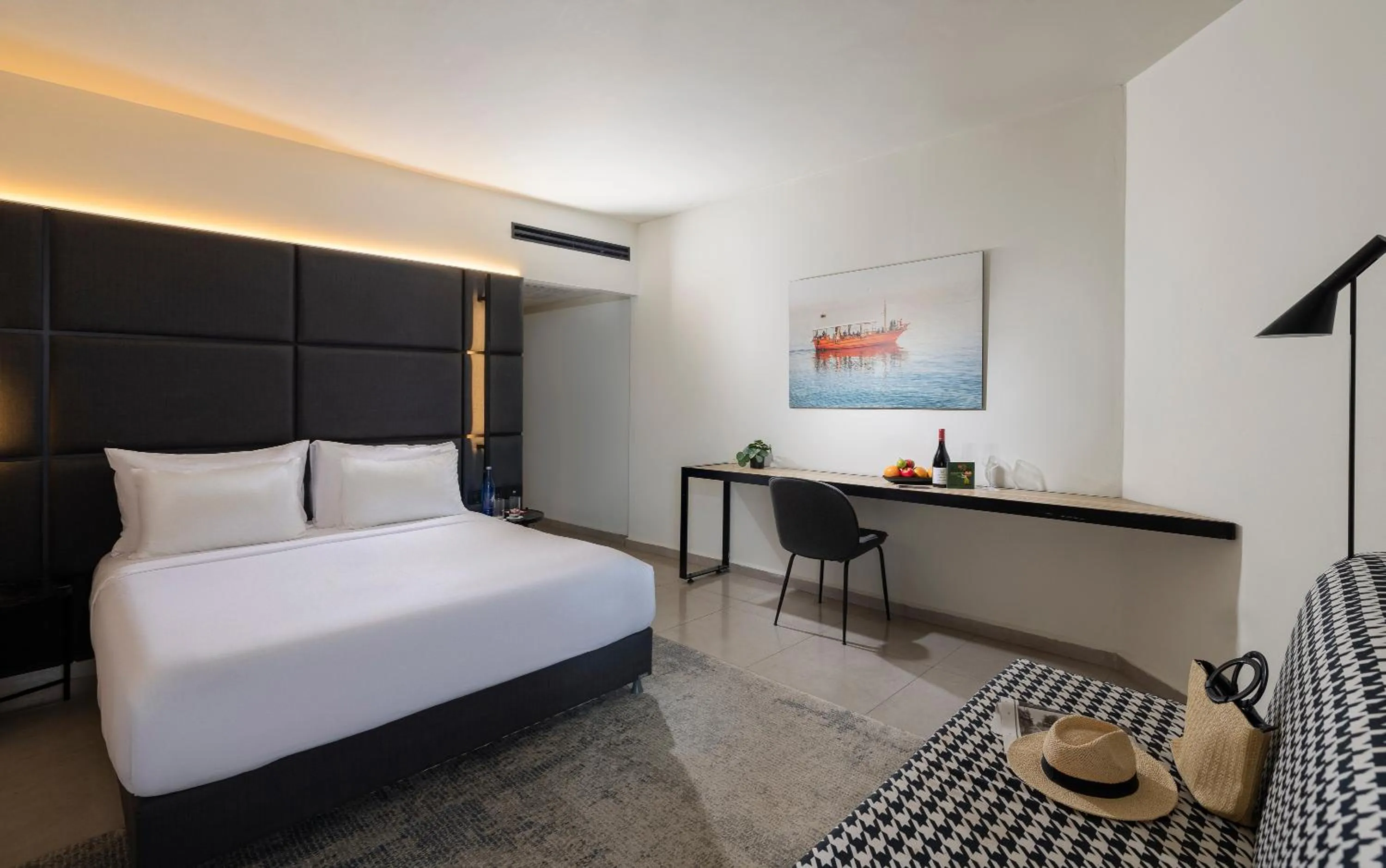 Bed in Hotel Lake House Kinneret