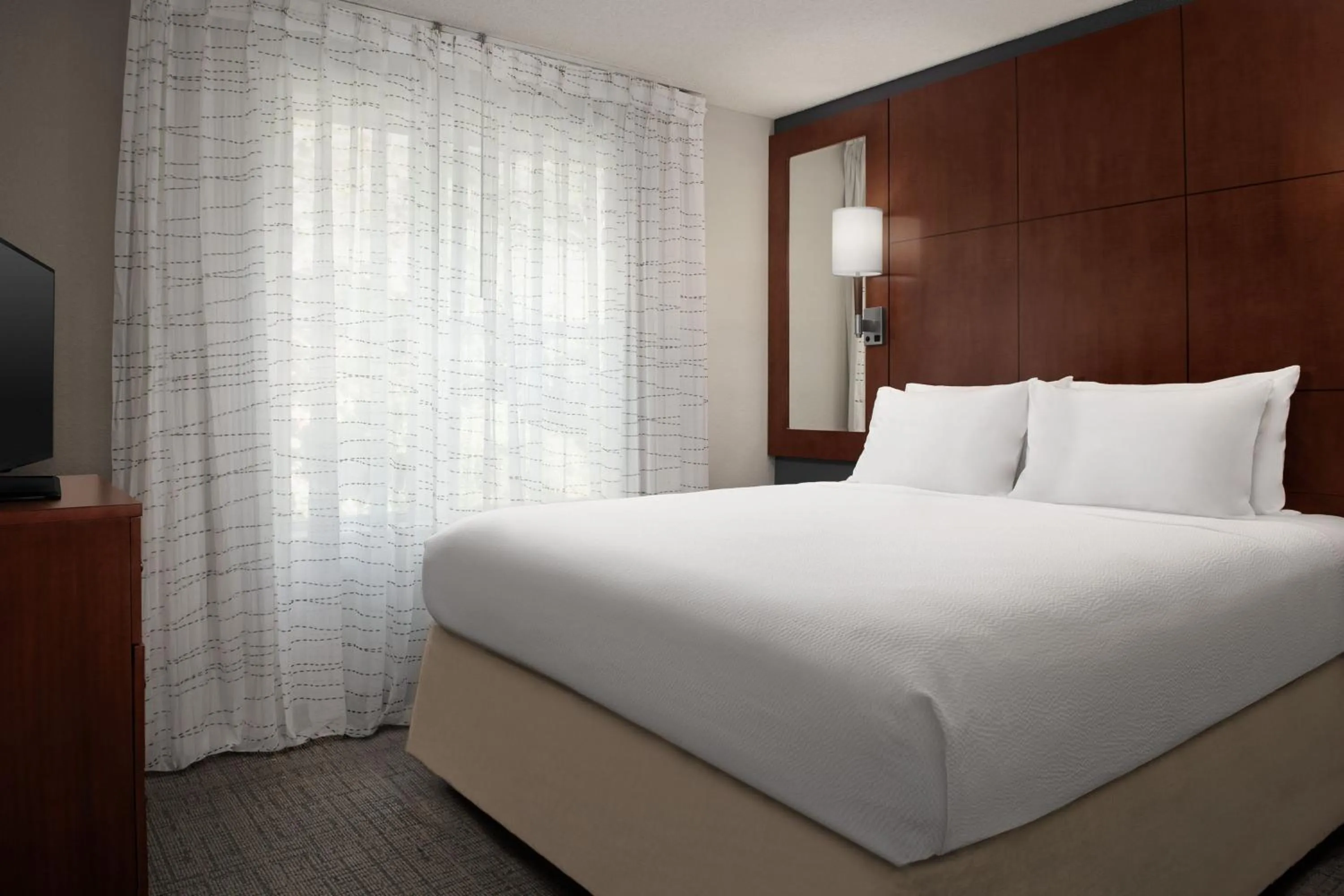 Bedroom, Bed in Residence Inn by Marriott Greensboro Airport
