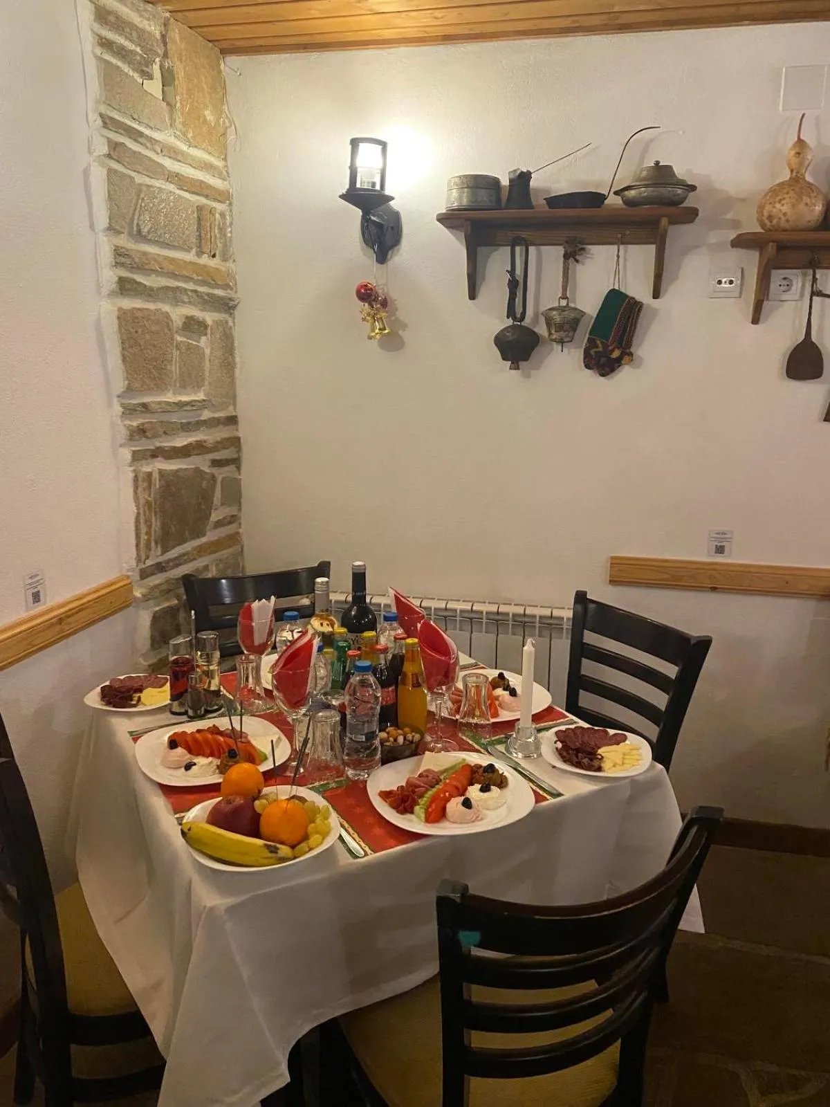 Restaurant/places to eat in Nevada Aparthotel