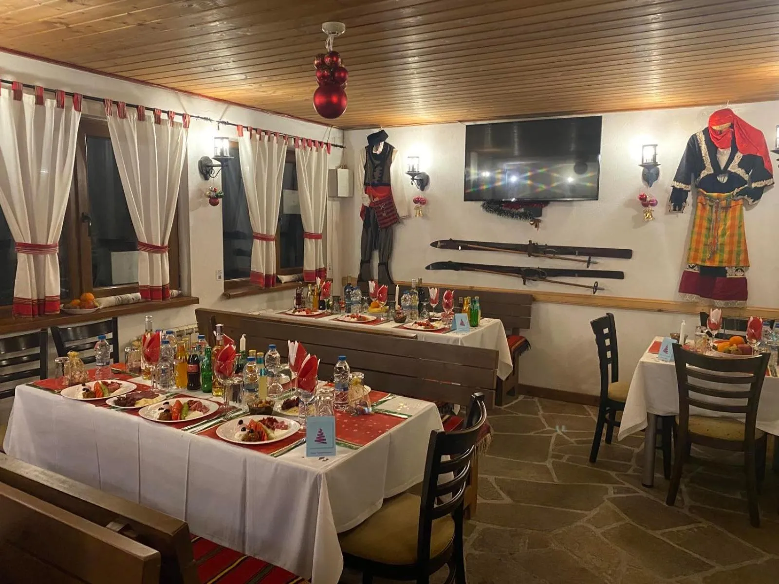 Restaurant/places to eat in Nevada Aparthotel