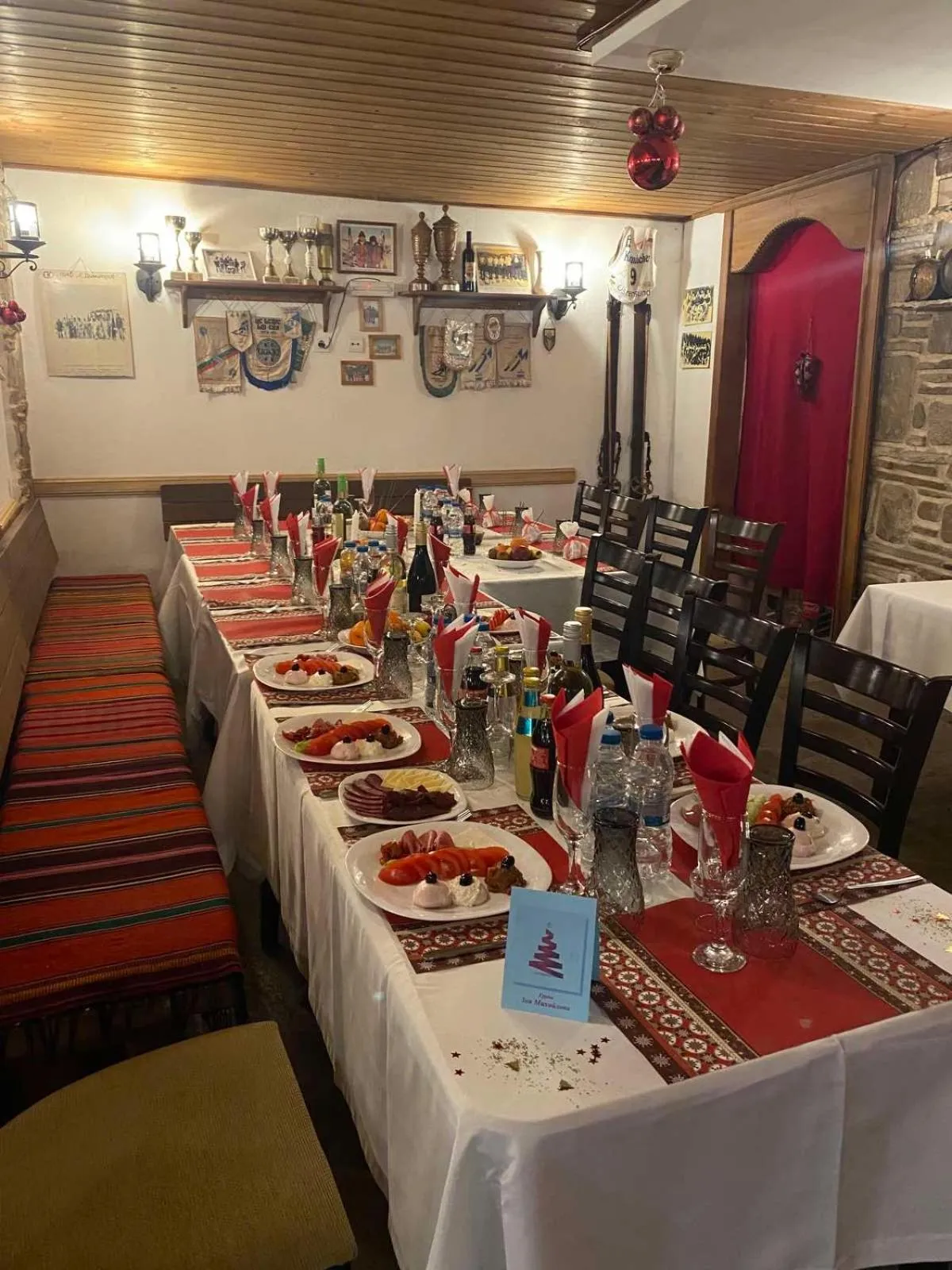 Restaurant/places to eat in Nevada Aparthotel