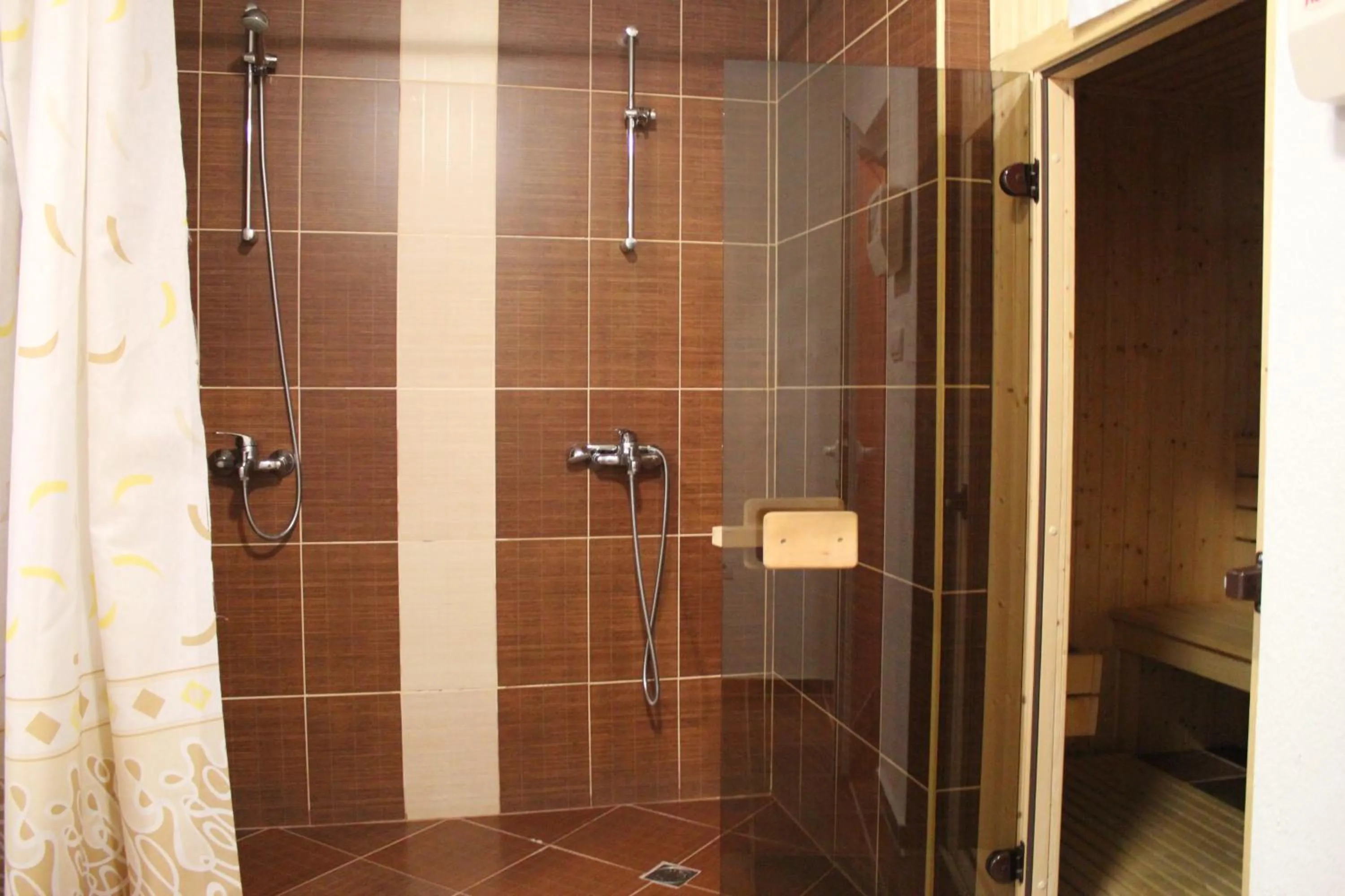 Shower in Nevada Aparthotel