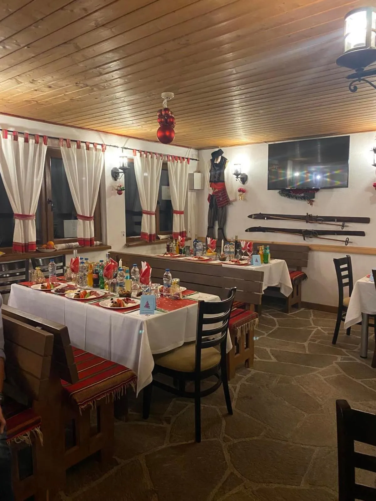 Restaurant/places to eat in Nevada Aparthotel