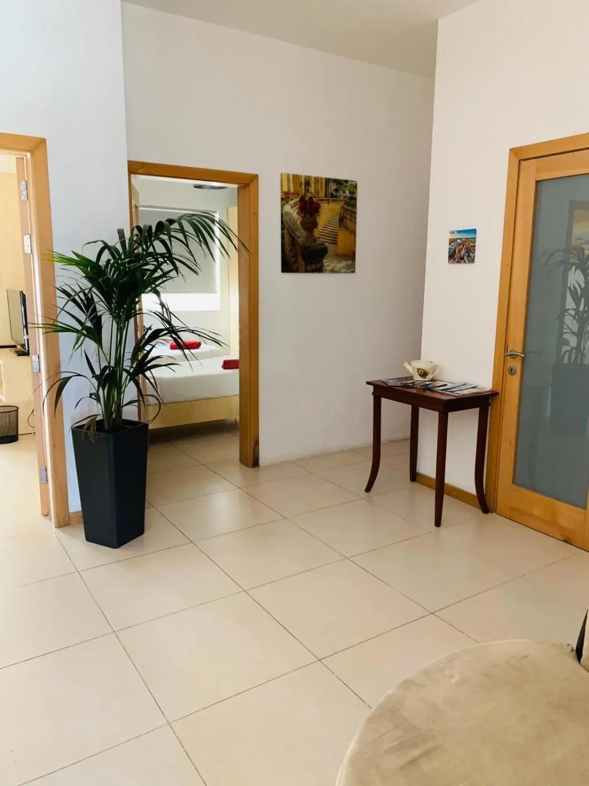 Deluxe Double Room with Ensuite in Hostel Malti Budget Deluxe Double Room with Ensuite in Hostel Malti Budget