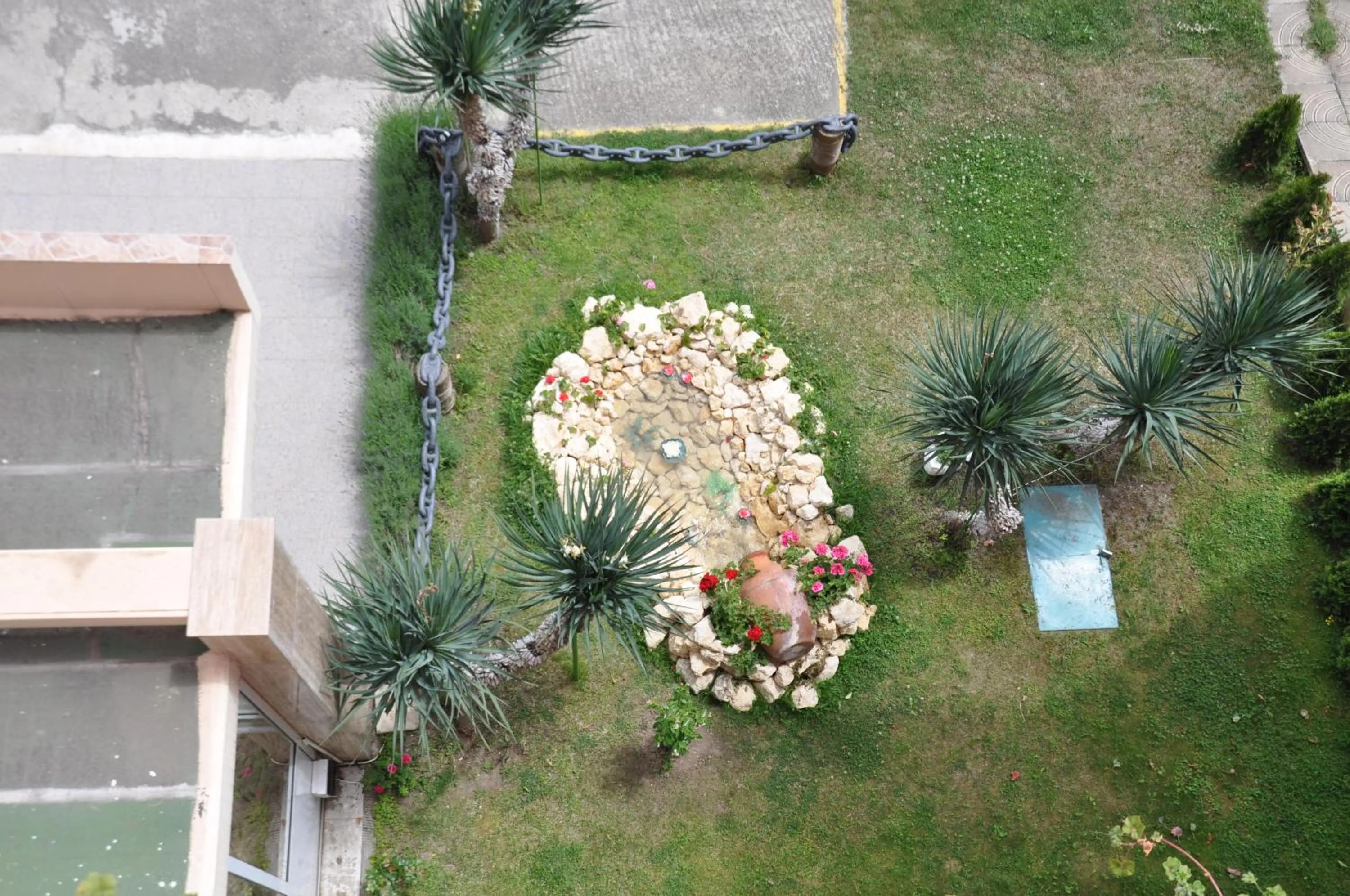 Garden view in Hotel BelleVille