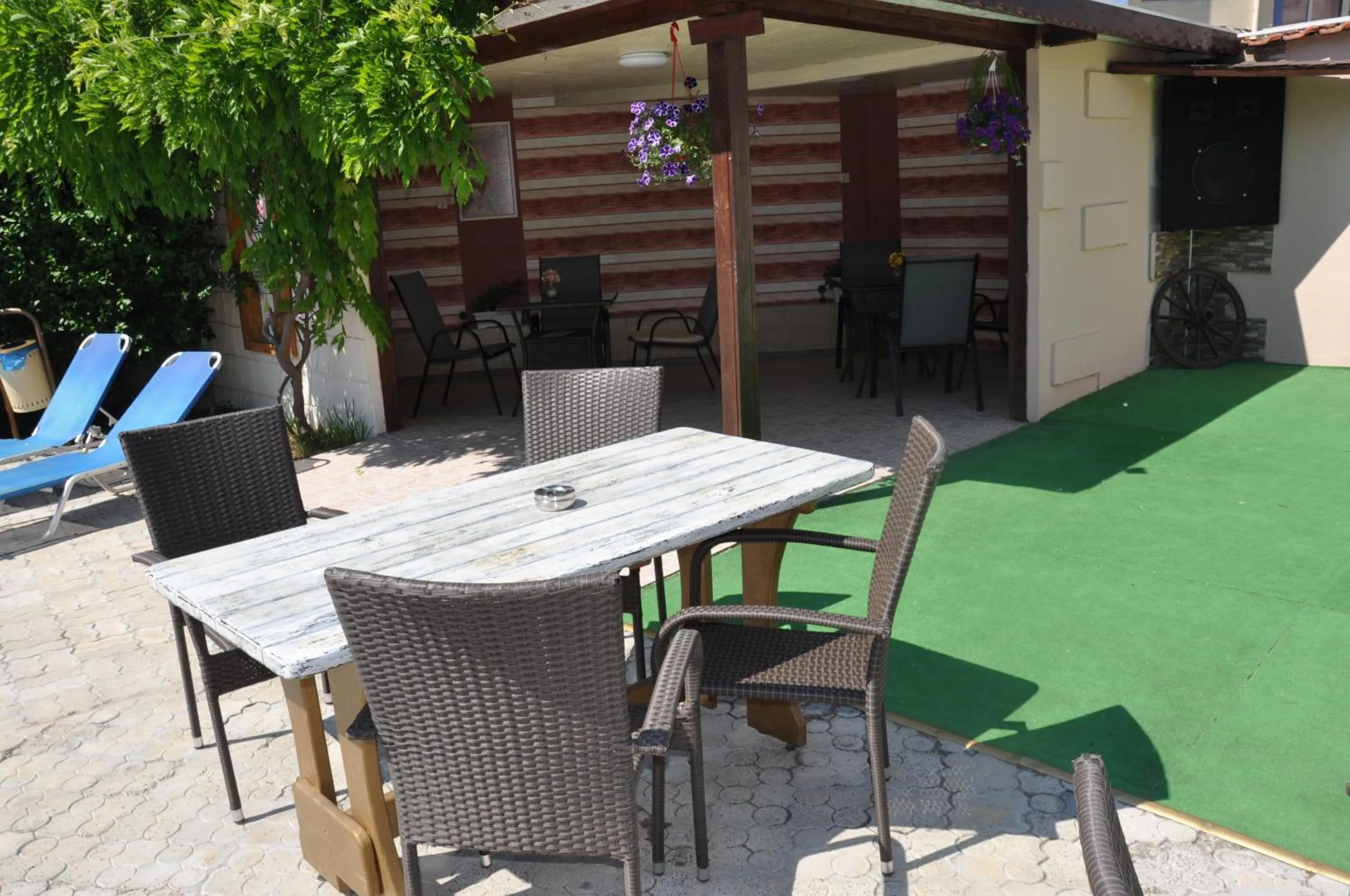 Lounge or bar in Hotel BelleVille