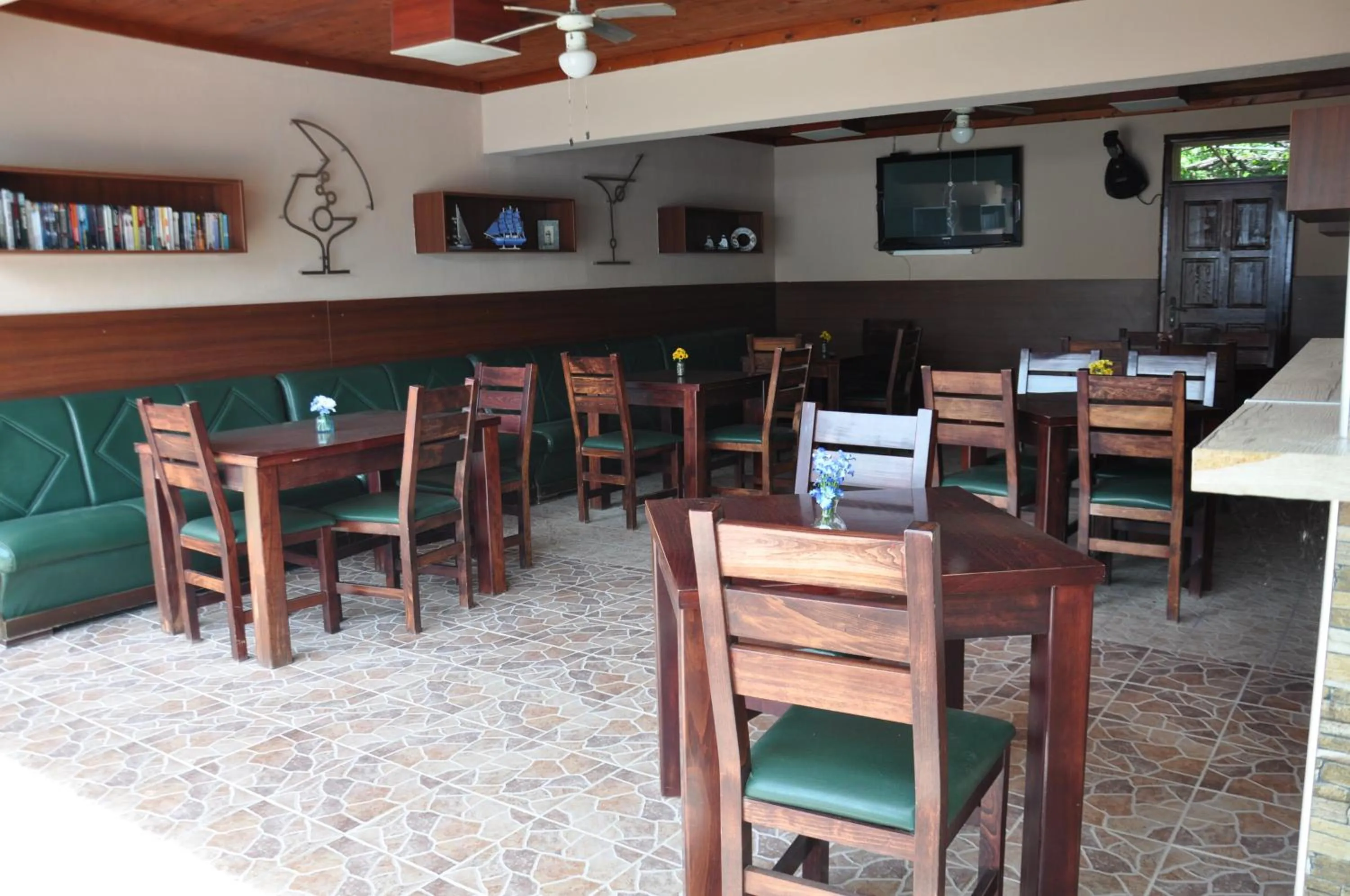 Lounge or bar in Hotel BelleVille