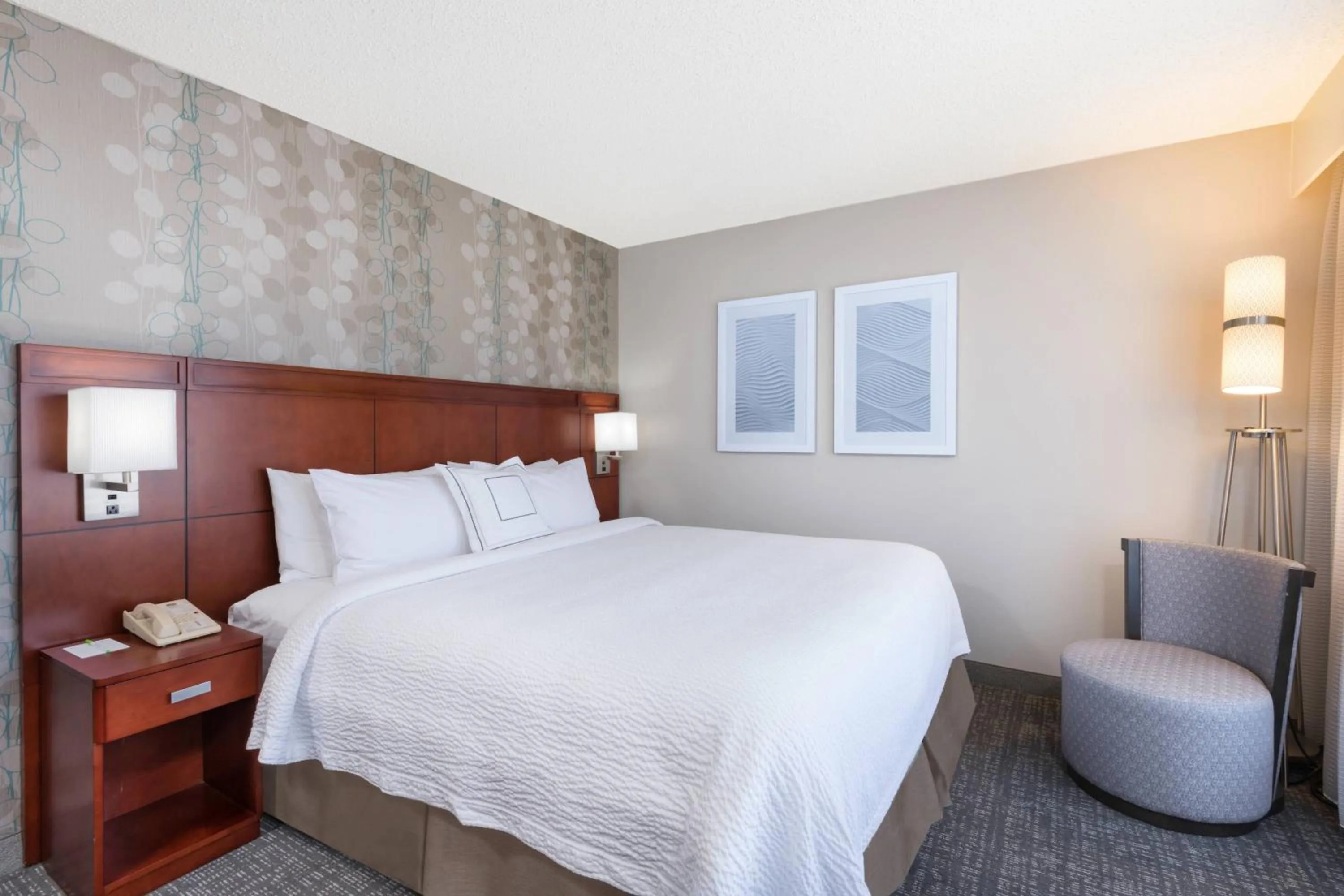 Bedroom, Bed in Courtyard Harlingen