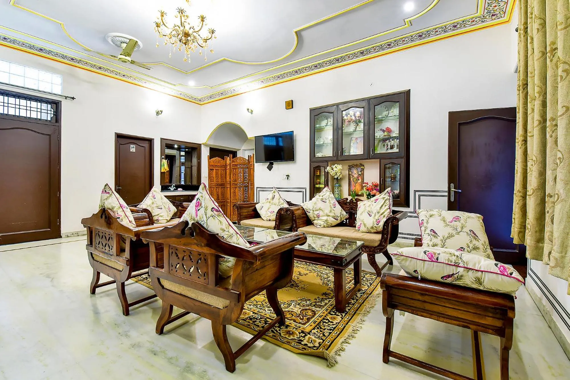 Living room in Hotel Harsoli Haveli