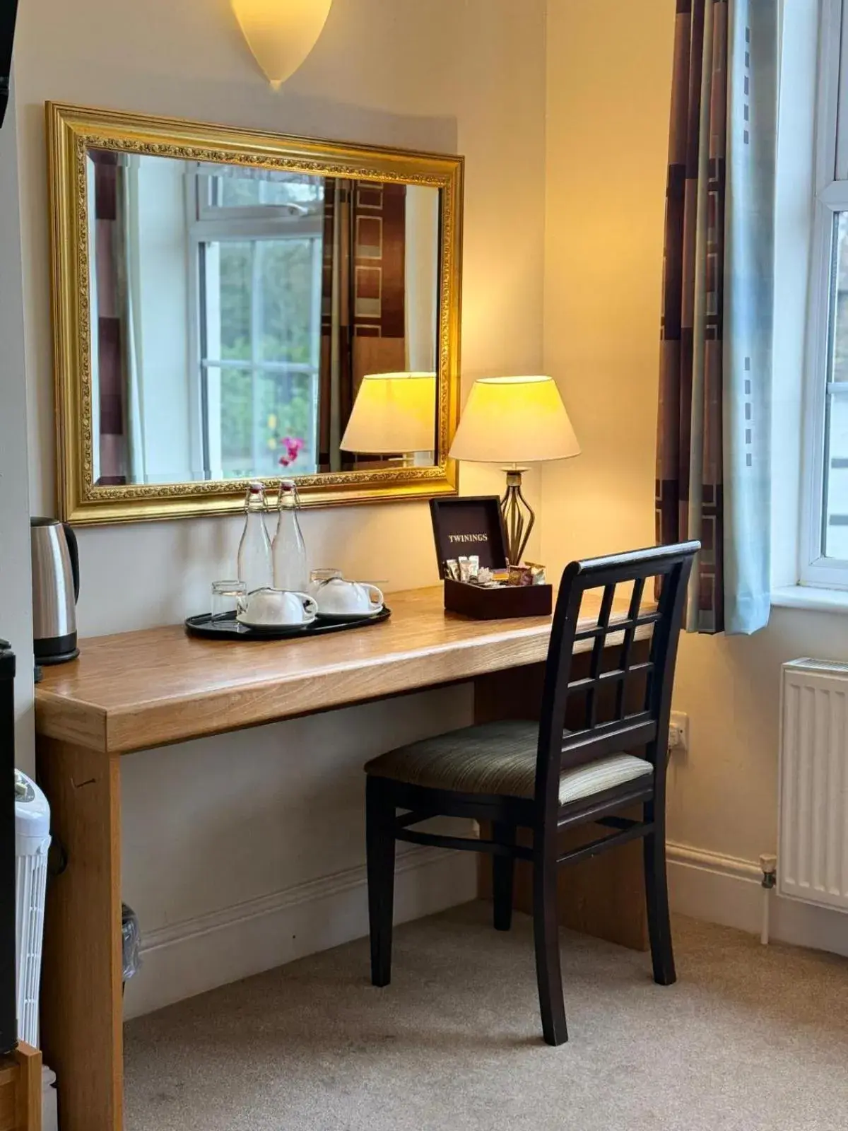 Standard King Room in Stratford Limes Hotel Standard King Room in Stratford Limes Hotel