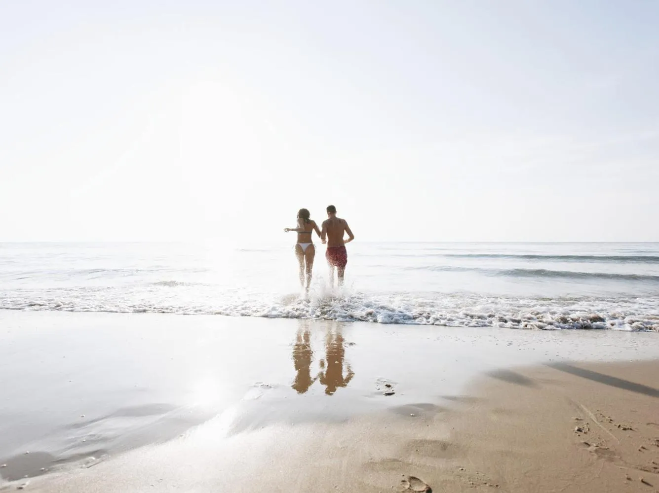 Beach in Boathouse Bed & Biscuit - Lower Deck