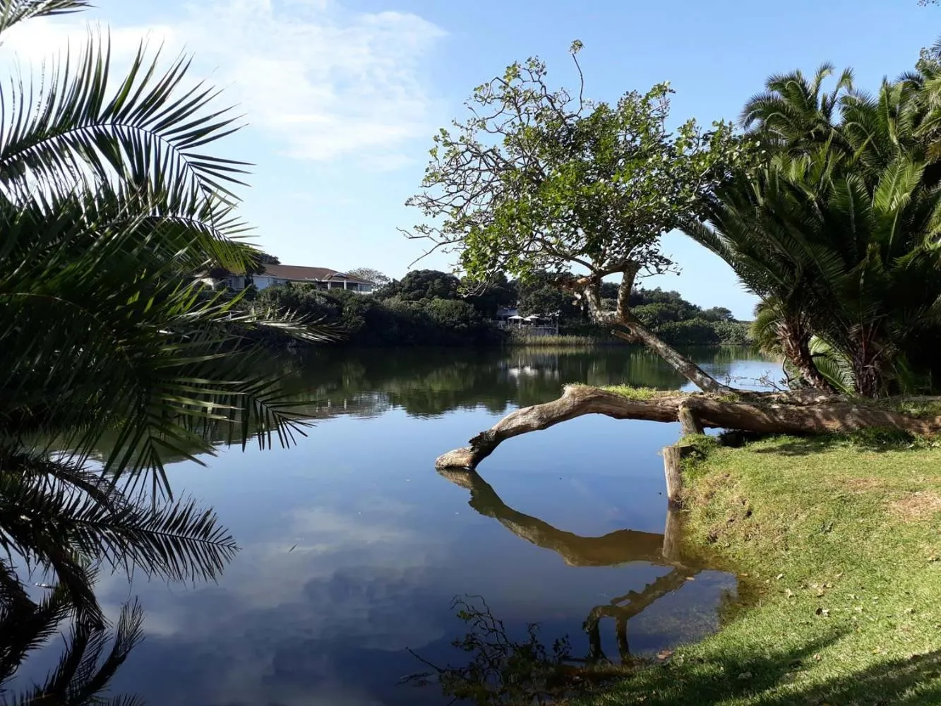 Beach in Boathouse Bed & Biscuit - Lower Deck
