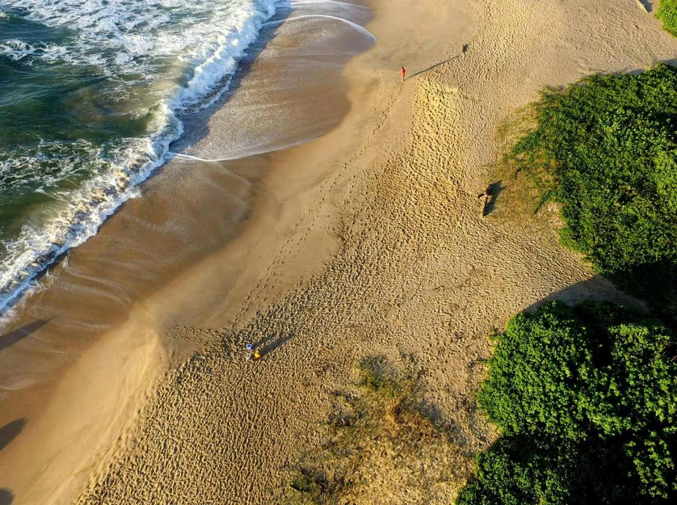 Beach in Boathouse Bed & Biscuit - Lower Deck