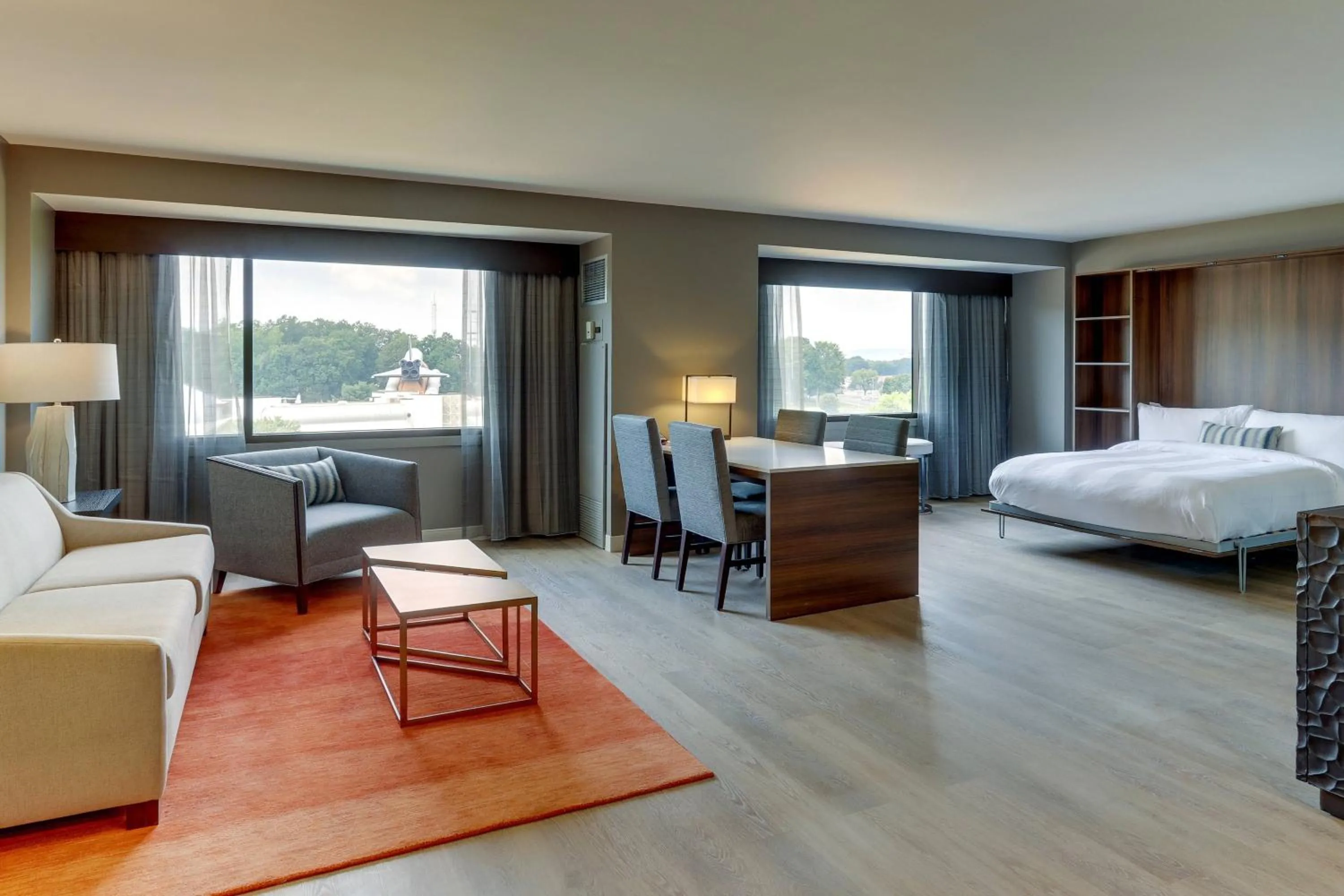 Bedroom, Bed in Huntsville Marriott at the Space & Rocket Center