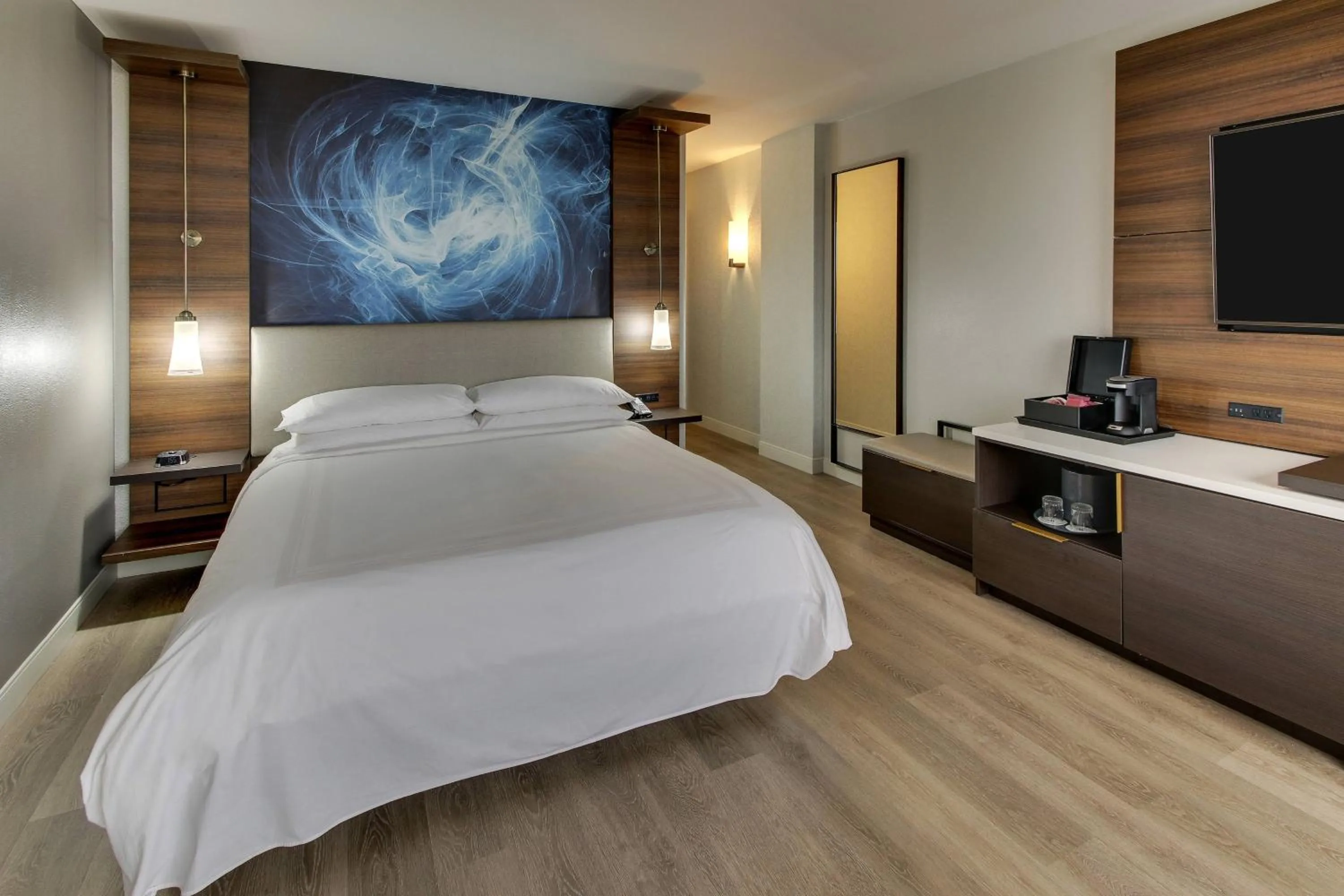 Photo of the whole room, Bed in Huntsville Marriott at the Space & Rocket Center