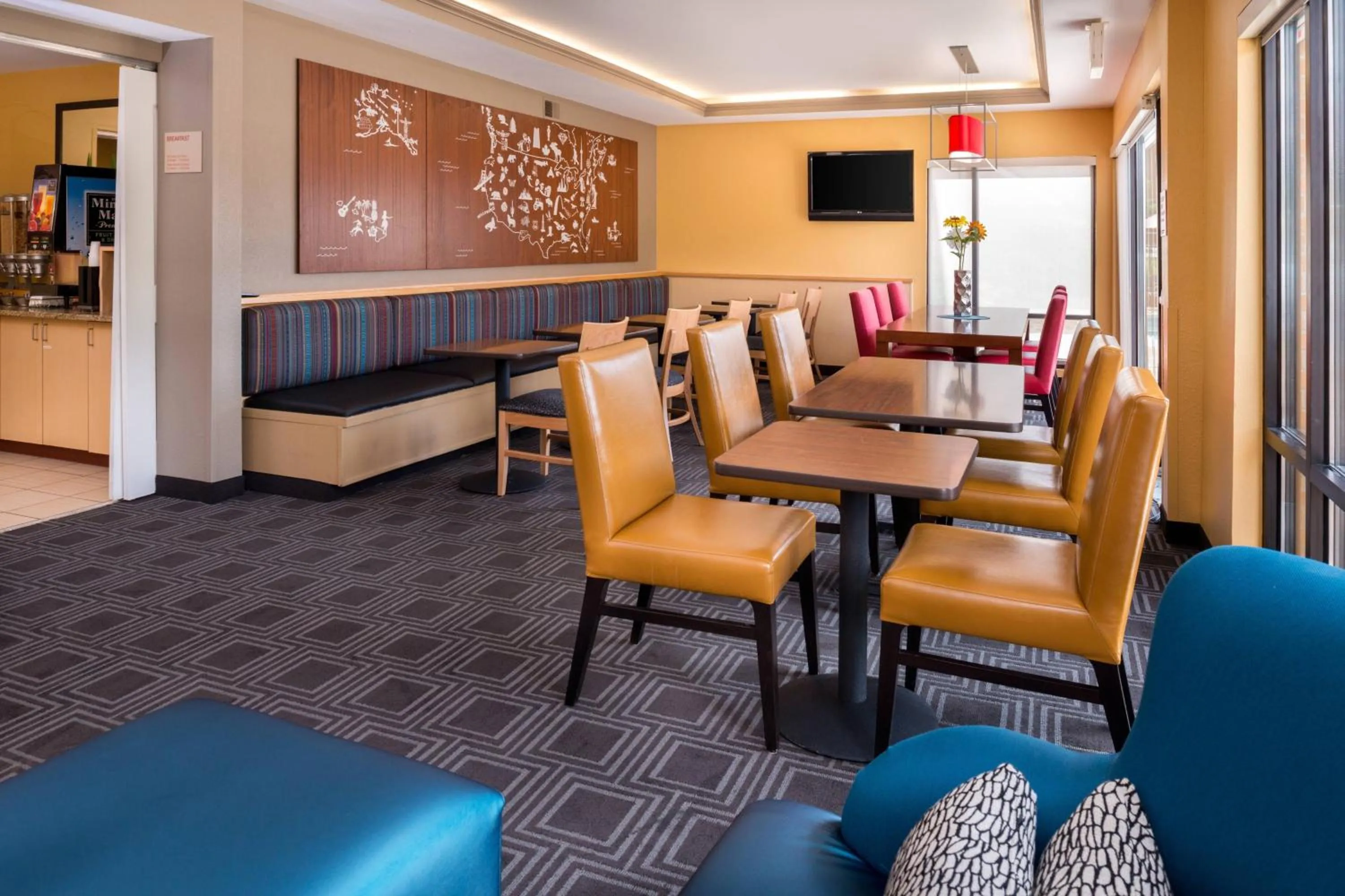 Restaurant/places to eat in TownePlace Suites Huntington