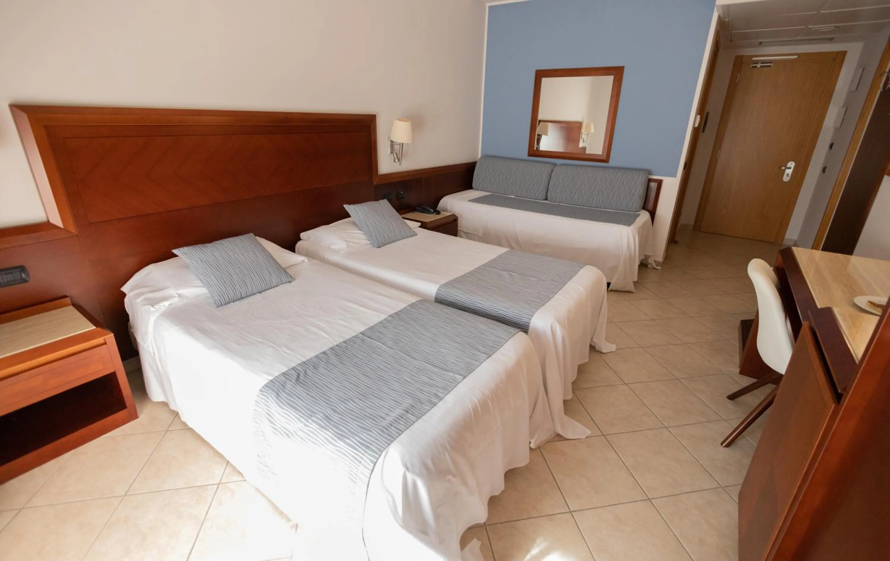 Photo of the whole room, Bed in Hotel Le Palme