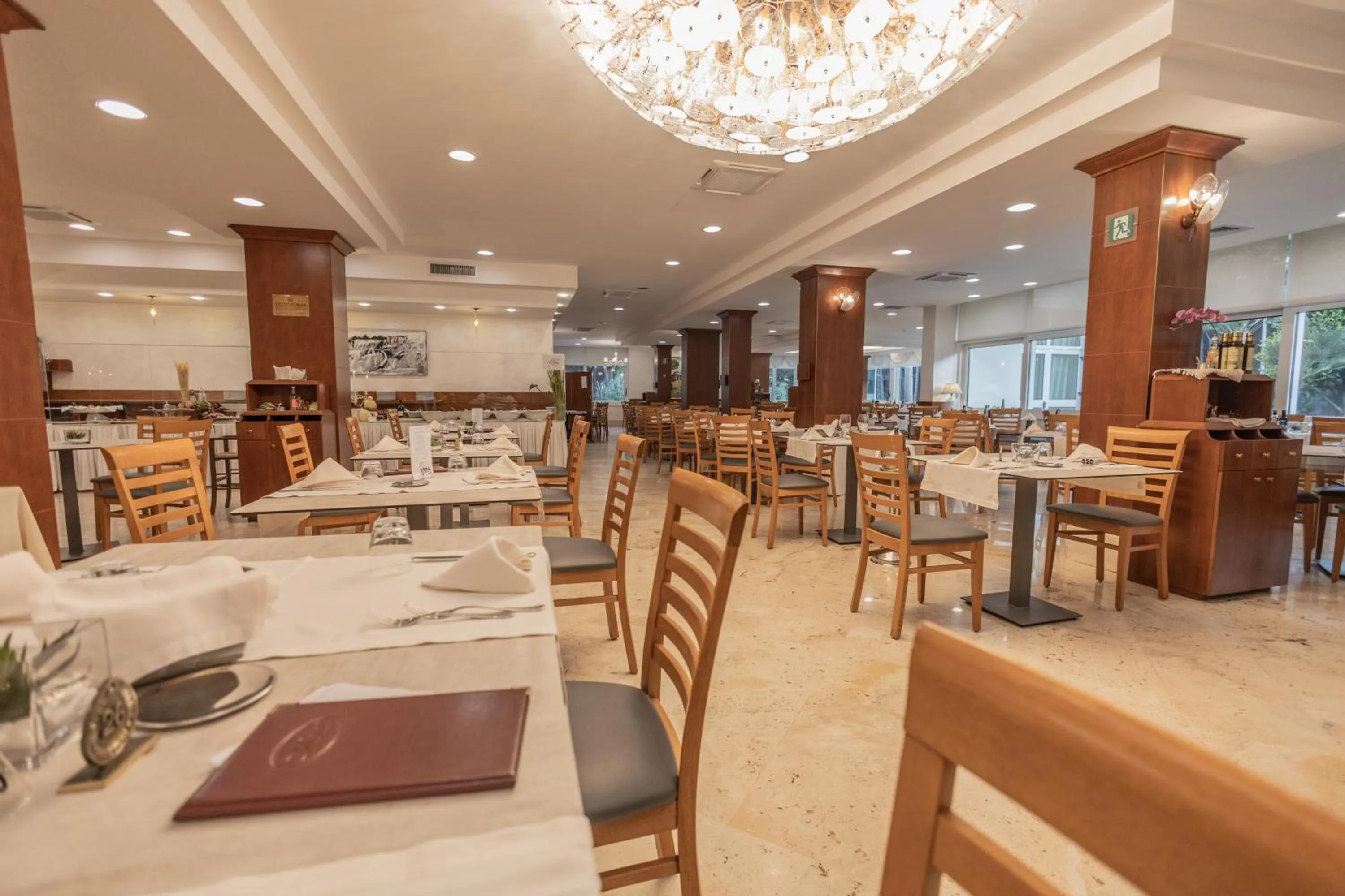 Restaurant/places to eat in Hotel Le Palme