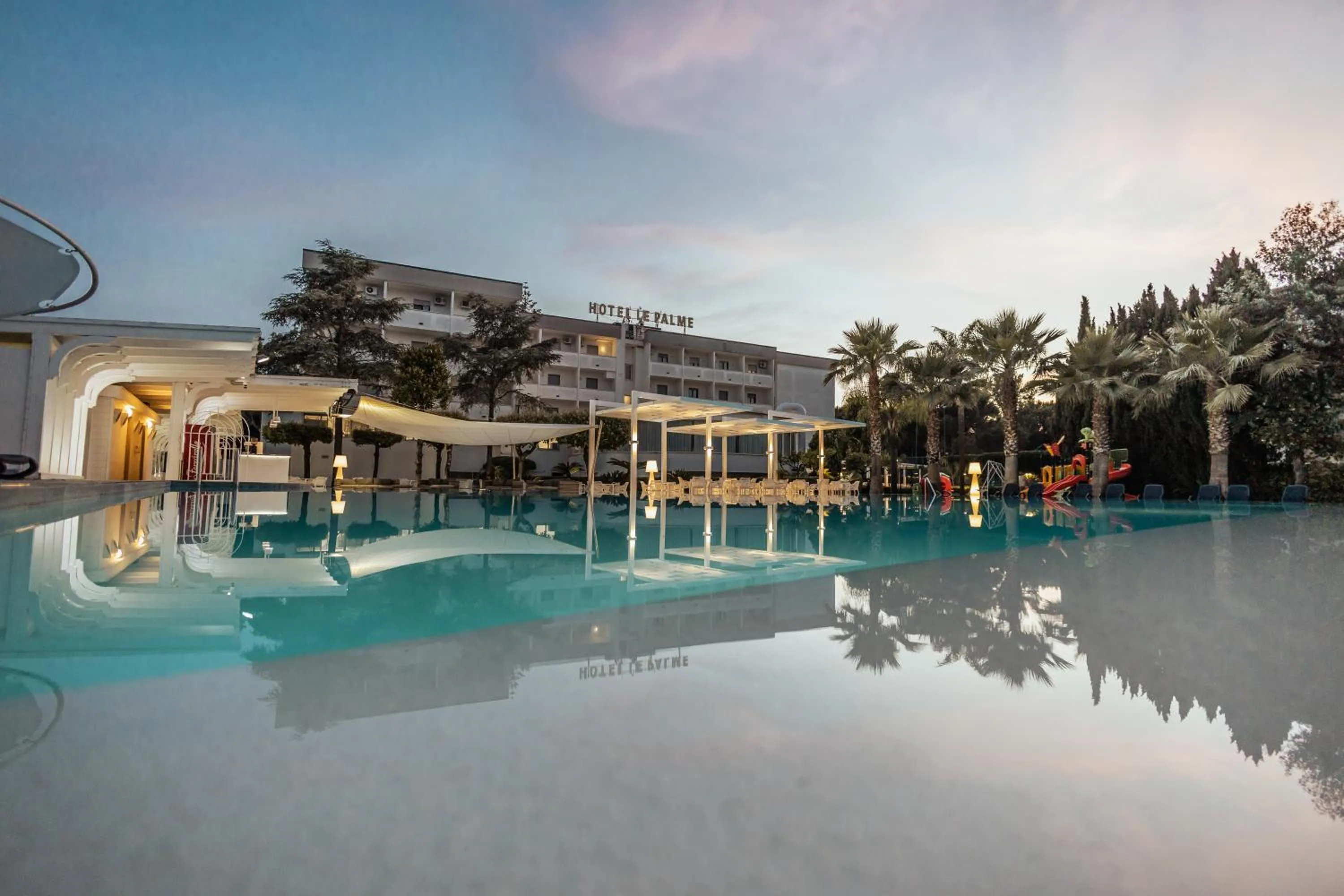 Swimming pool in Hotel Le Palme