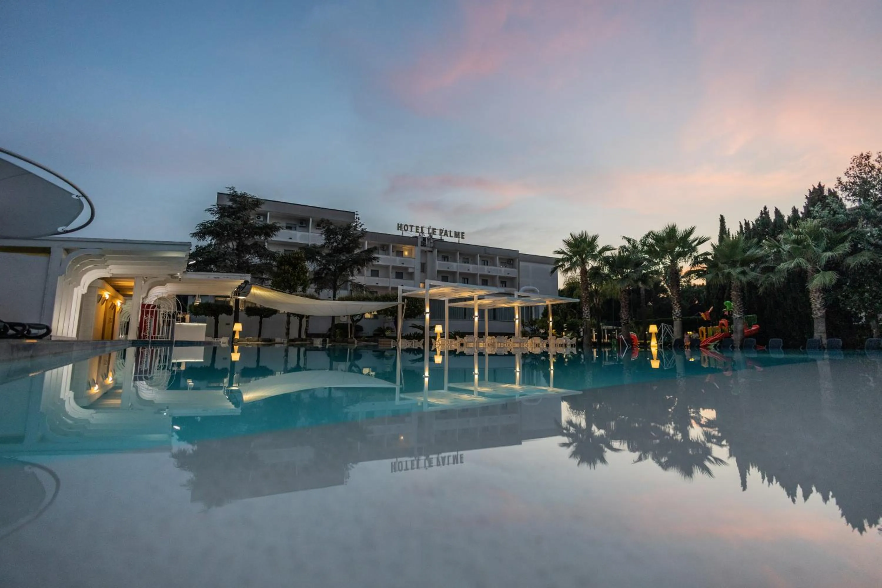 Swimming pool in Hotel Le Palme