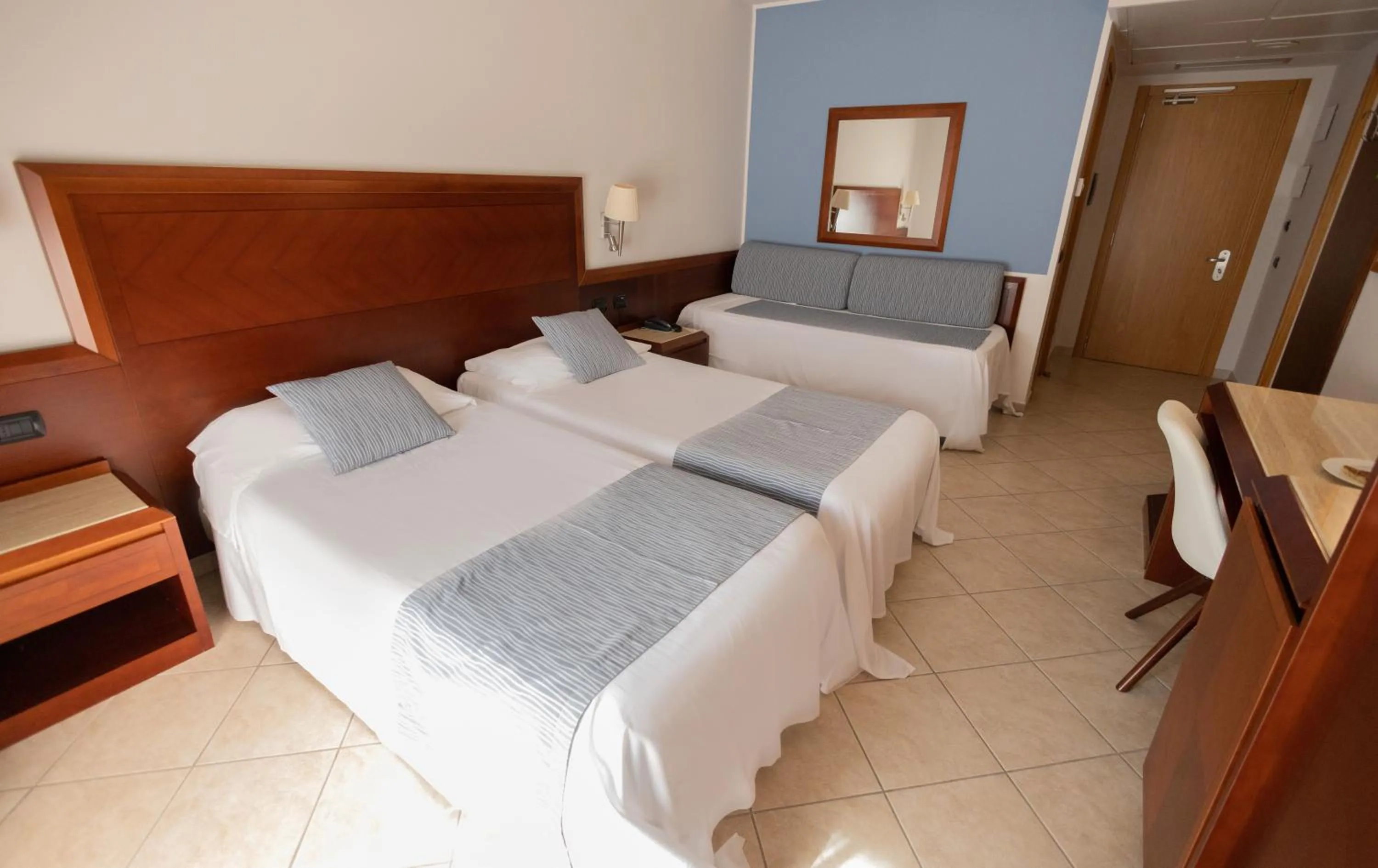 Photo of the whole room, Bed in Hotel Le Palme