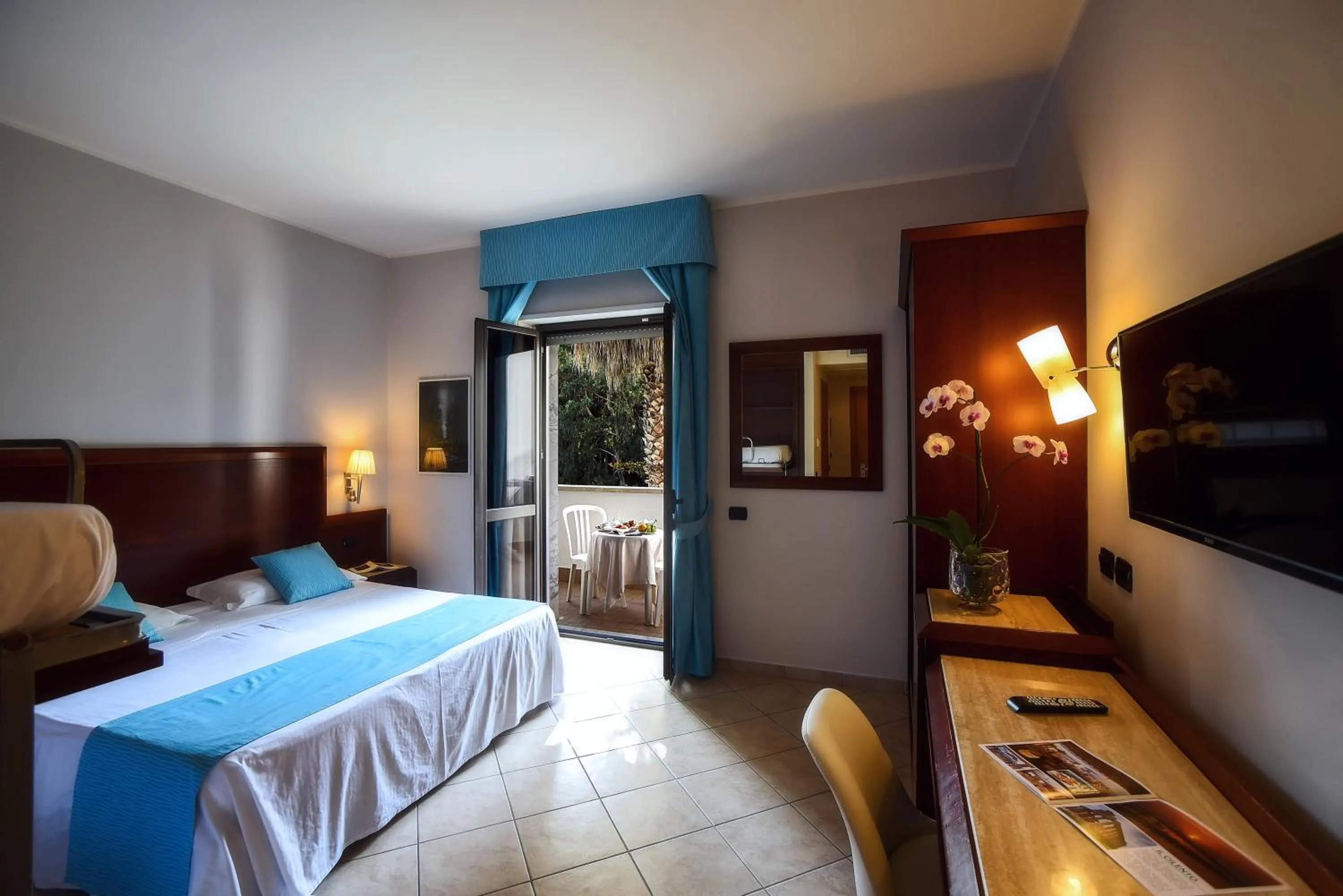 Bed in Hotel Le Palme