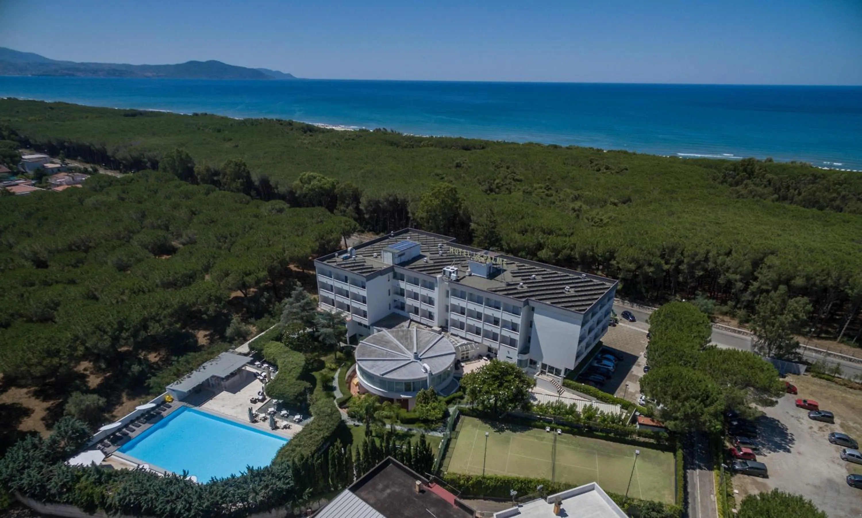 Property building in Hotel Le Palme