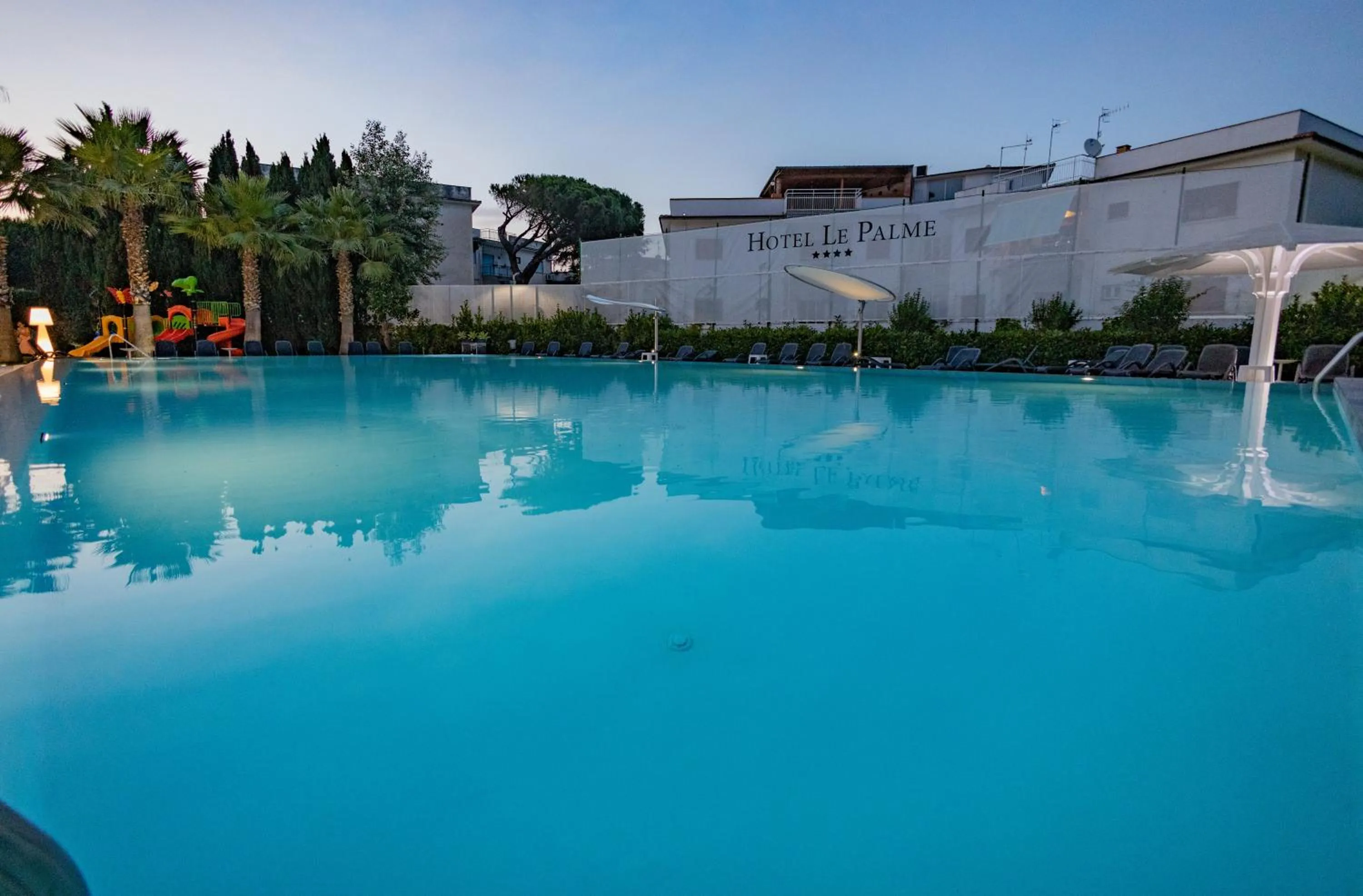 Swimming pool in Hotel Le Palme