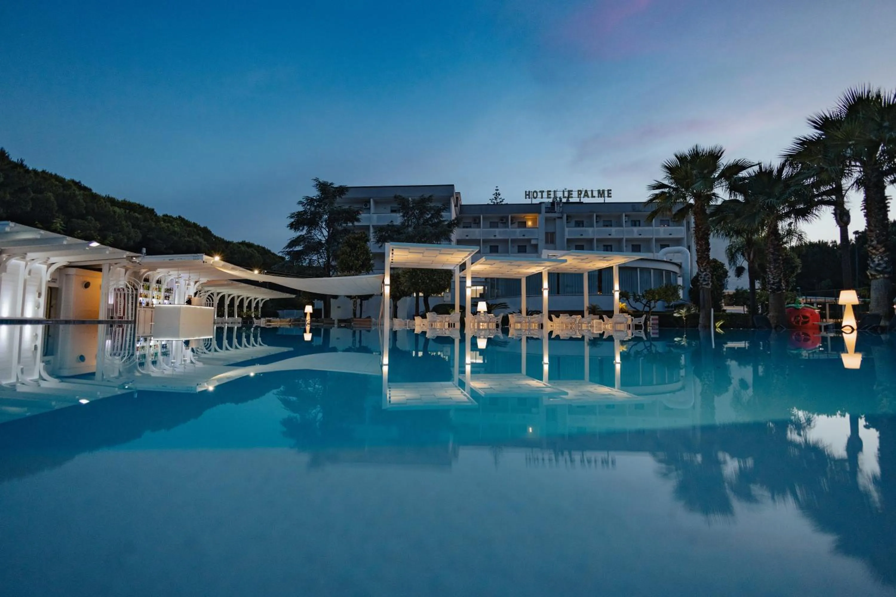 Swimming pool in Hotel Le Palme