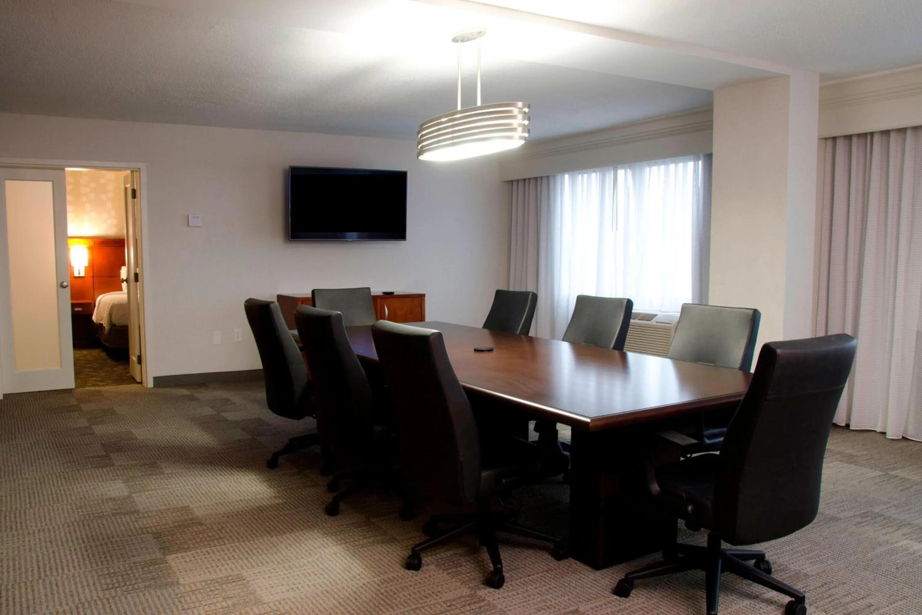 Photo of the whole room in Courtyard Waterbury Downtown