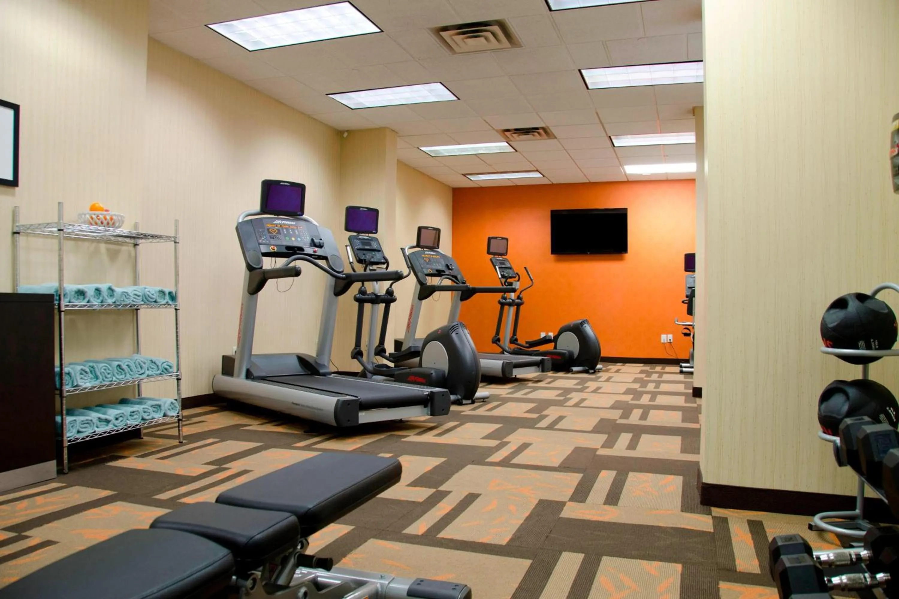 Fitness centre/facilities in Courtyard Waterbury Downtown