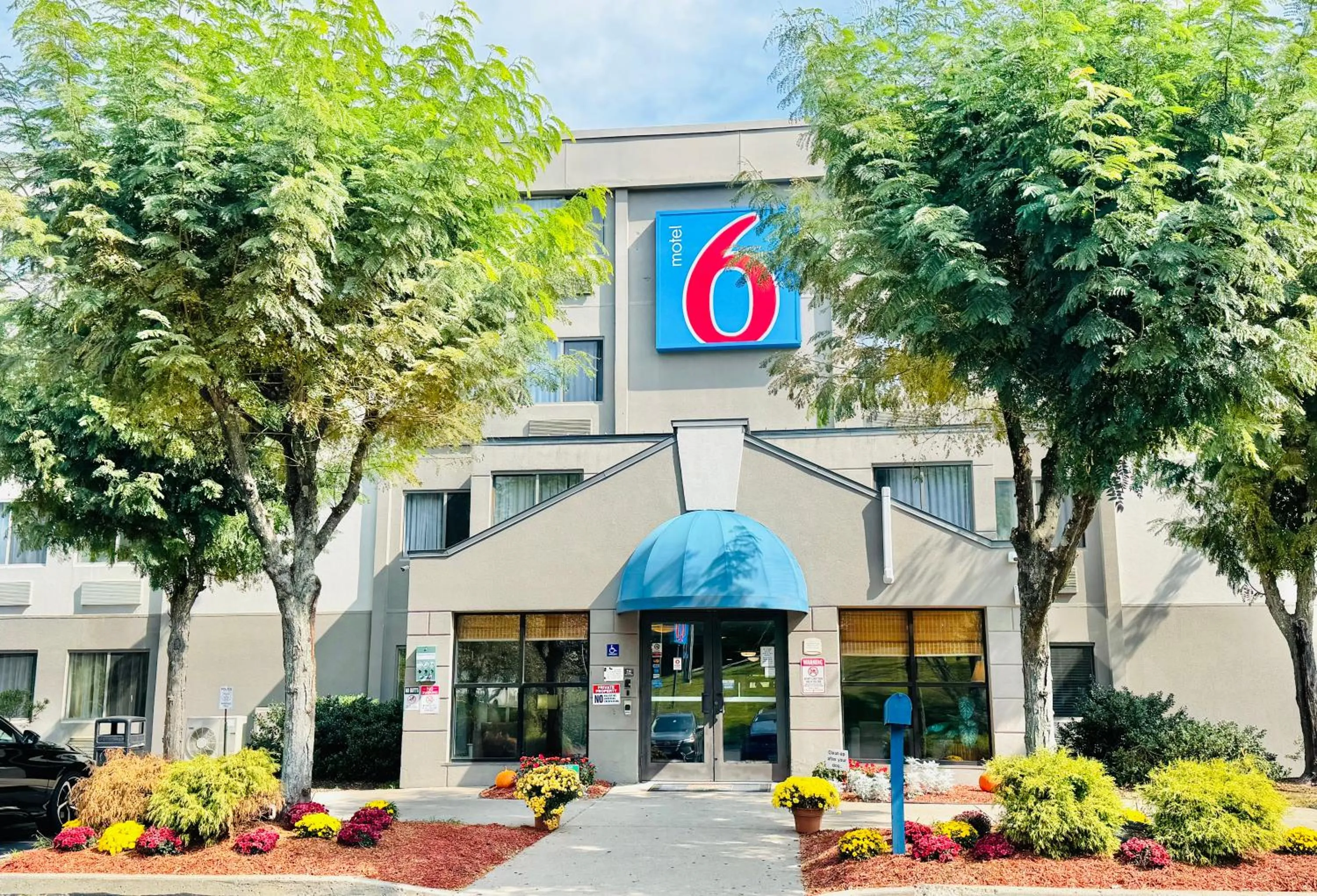 Property building in Motel 6-Milford, CT