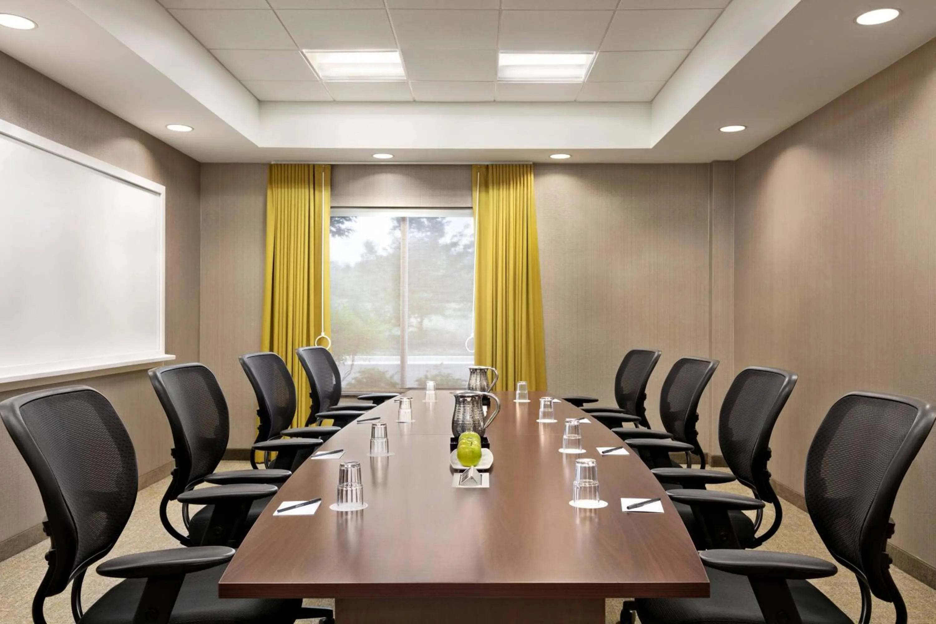 Meeting/conference room in SpringHill Suites Dulles Airport