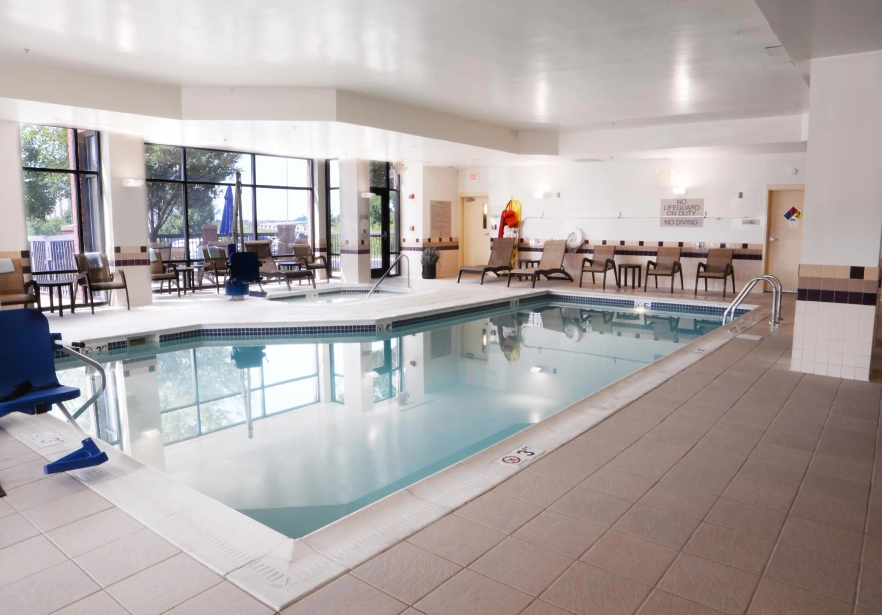 Swimming pool in SpringHill Suites Dulles Airport